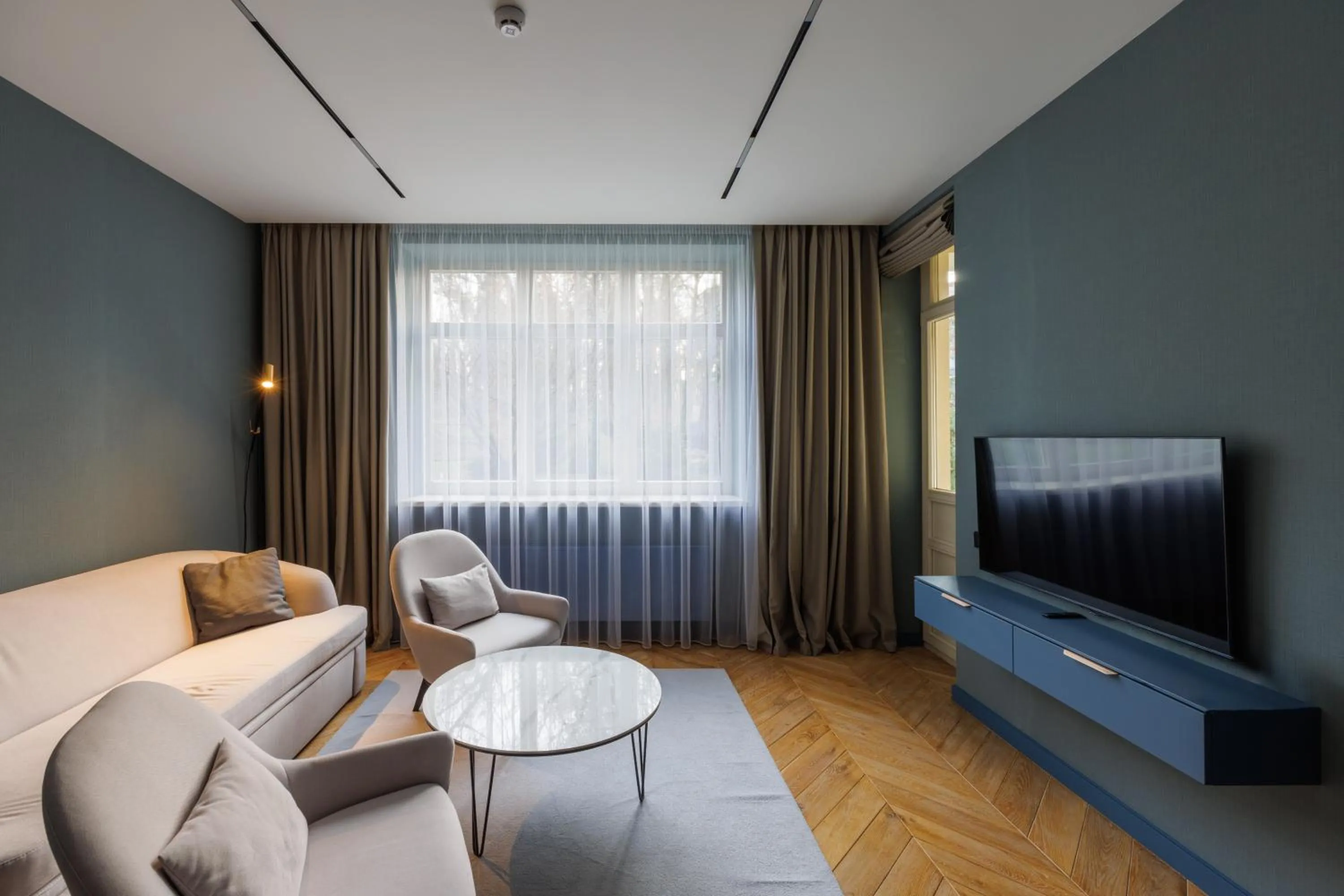 Living room in Lion's Castle Hotel