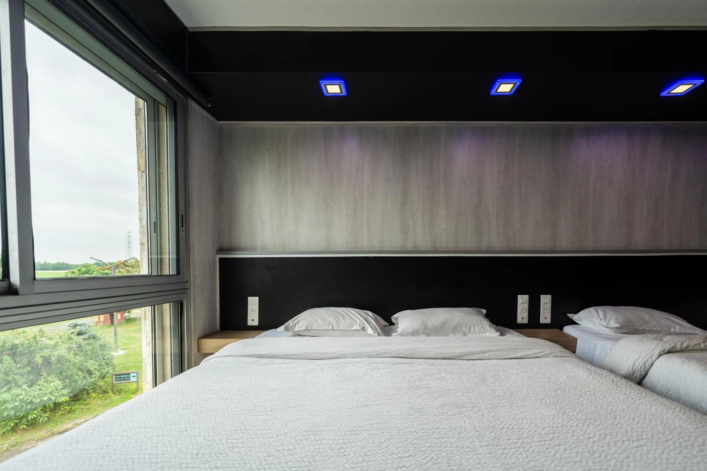 Bed in Hôtel La Rocade