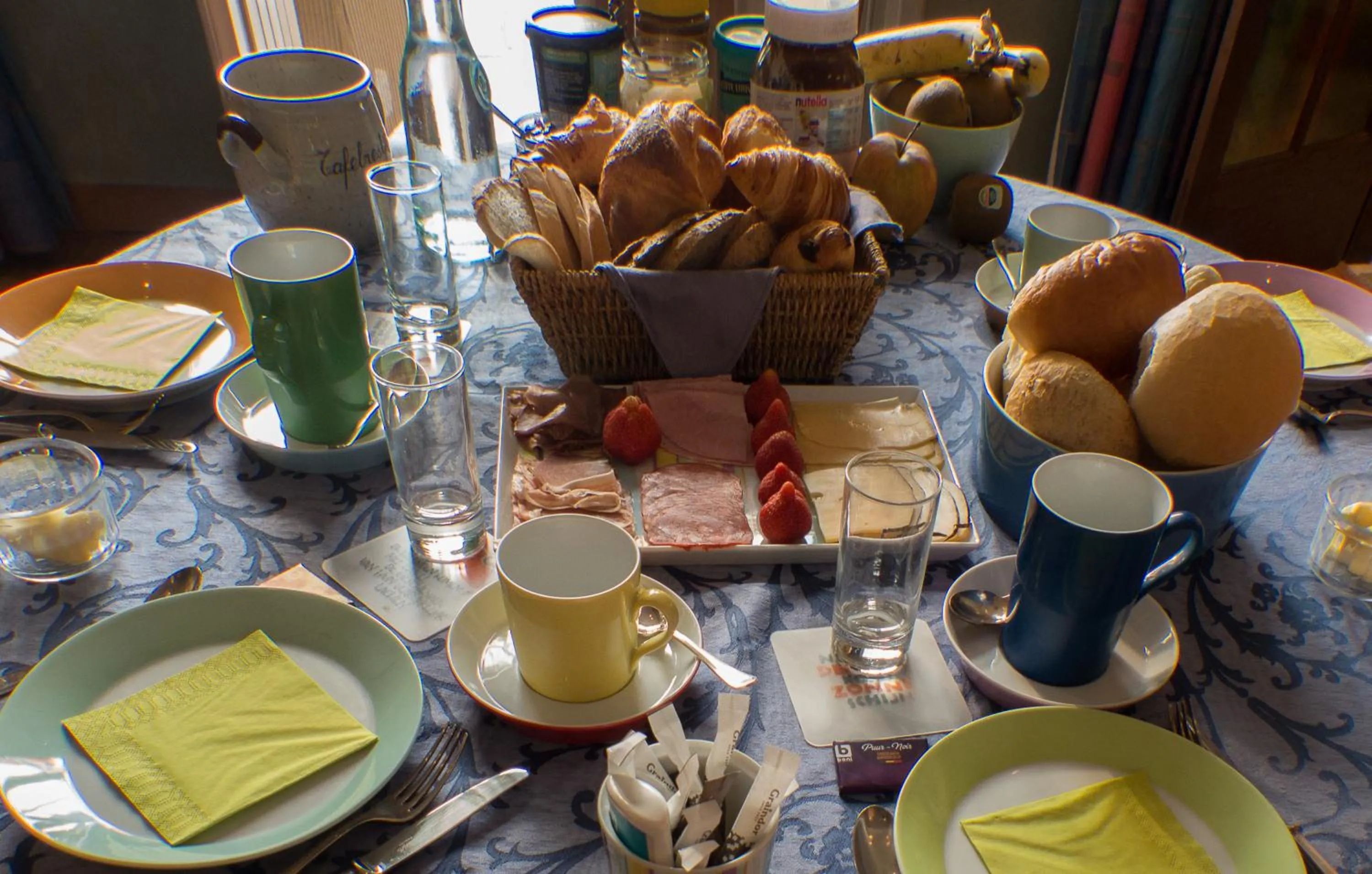 Food close-up in B&B E48