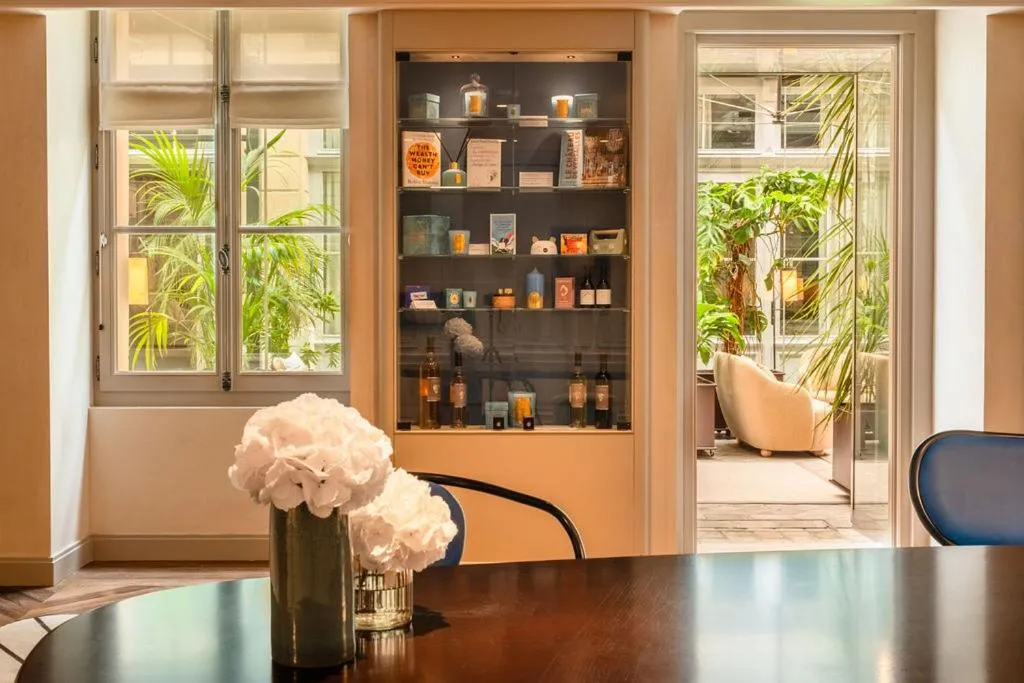 Lobby or reception in Hôtel Les Lumières - Relais & Châteaux