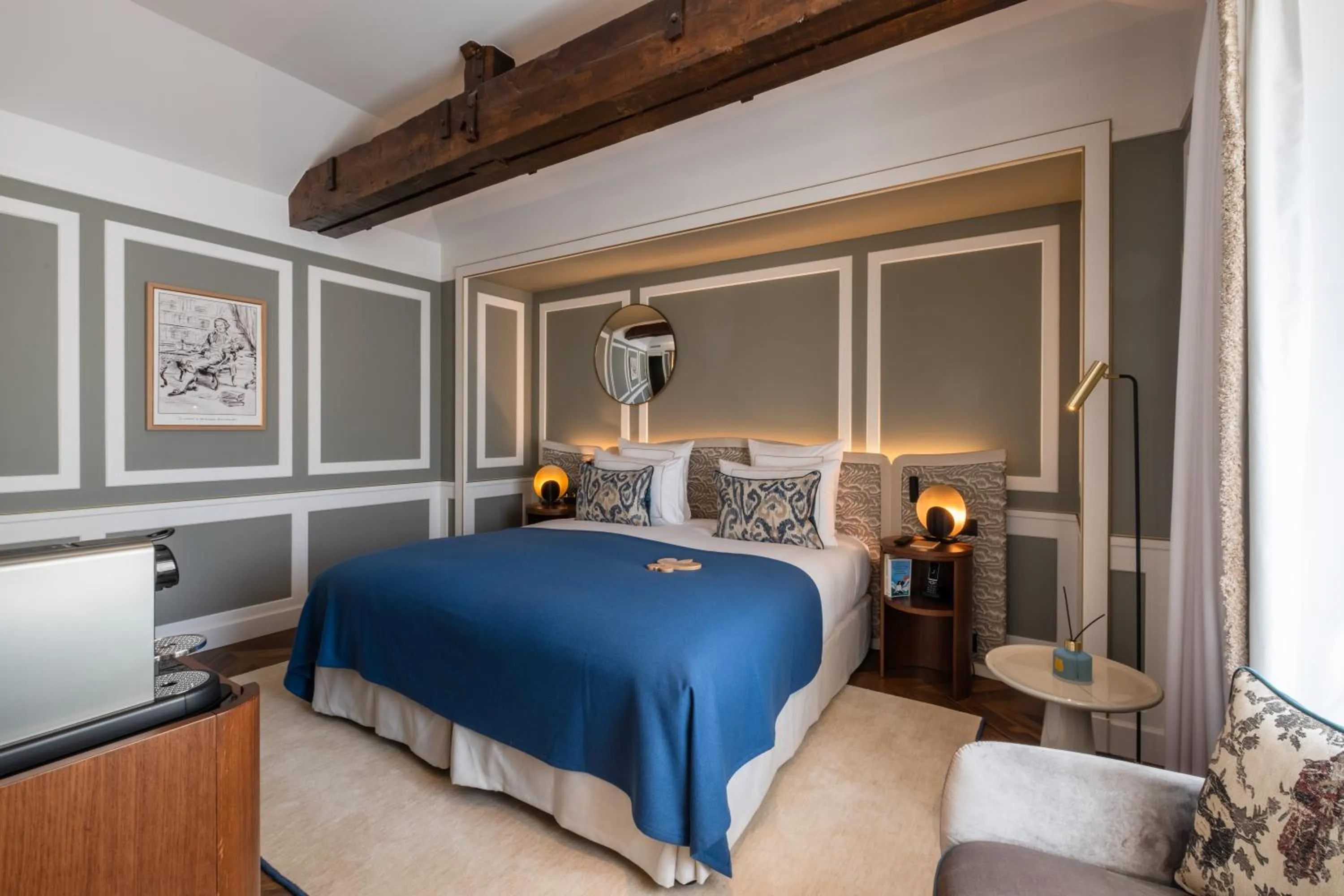 Bedroom, Bed in Hôtel Les Lumières - Relais & Châteaux