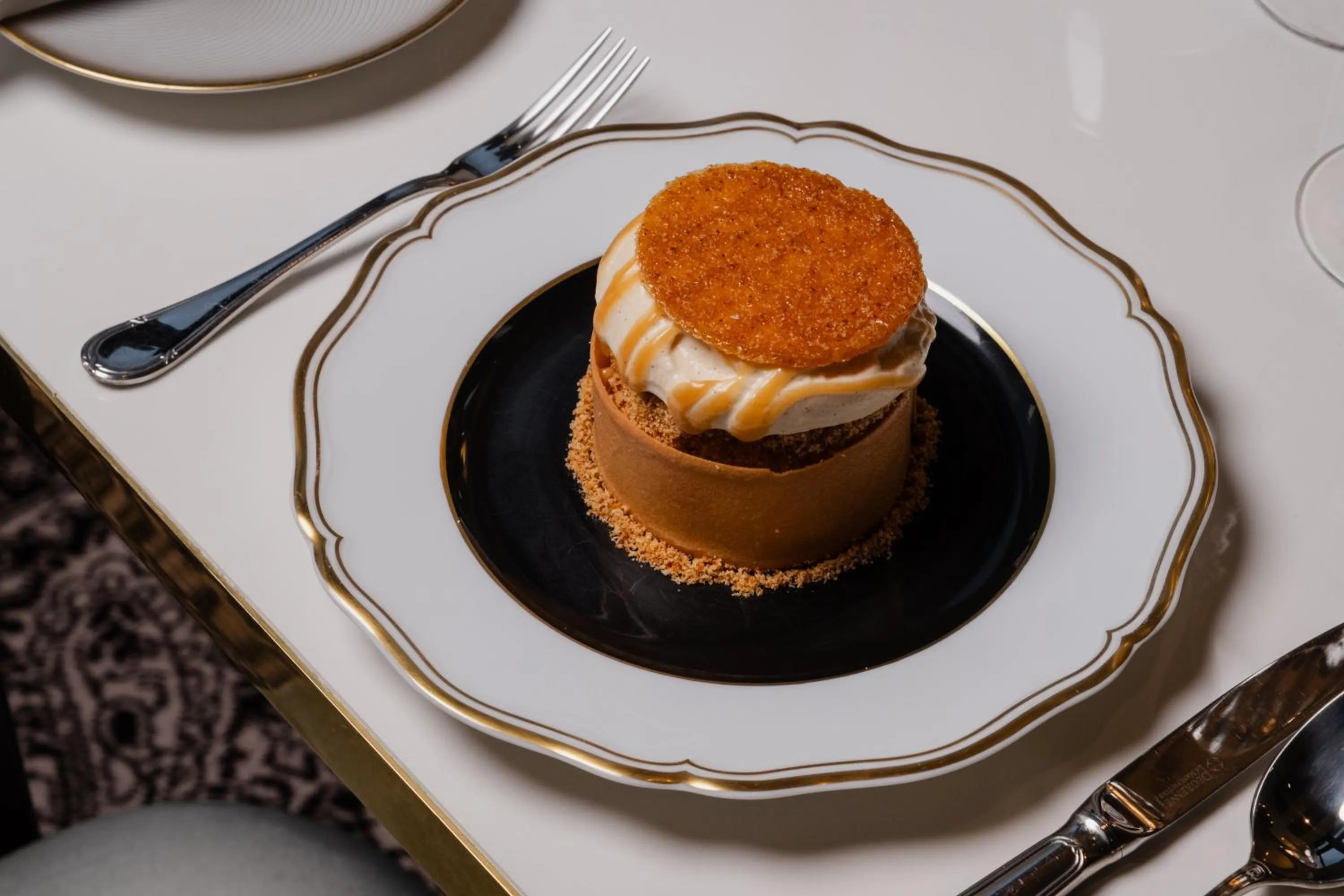 Restaurant/places to eat in Hôtel Les Lumières - Relais & Châteaux