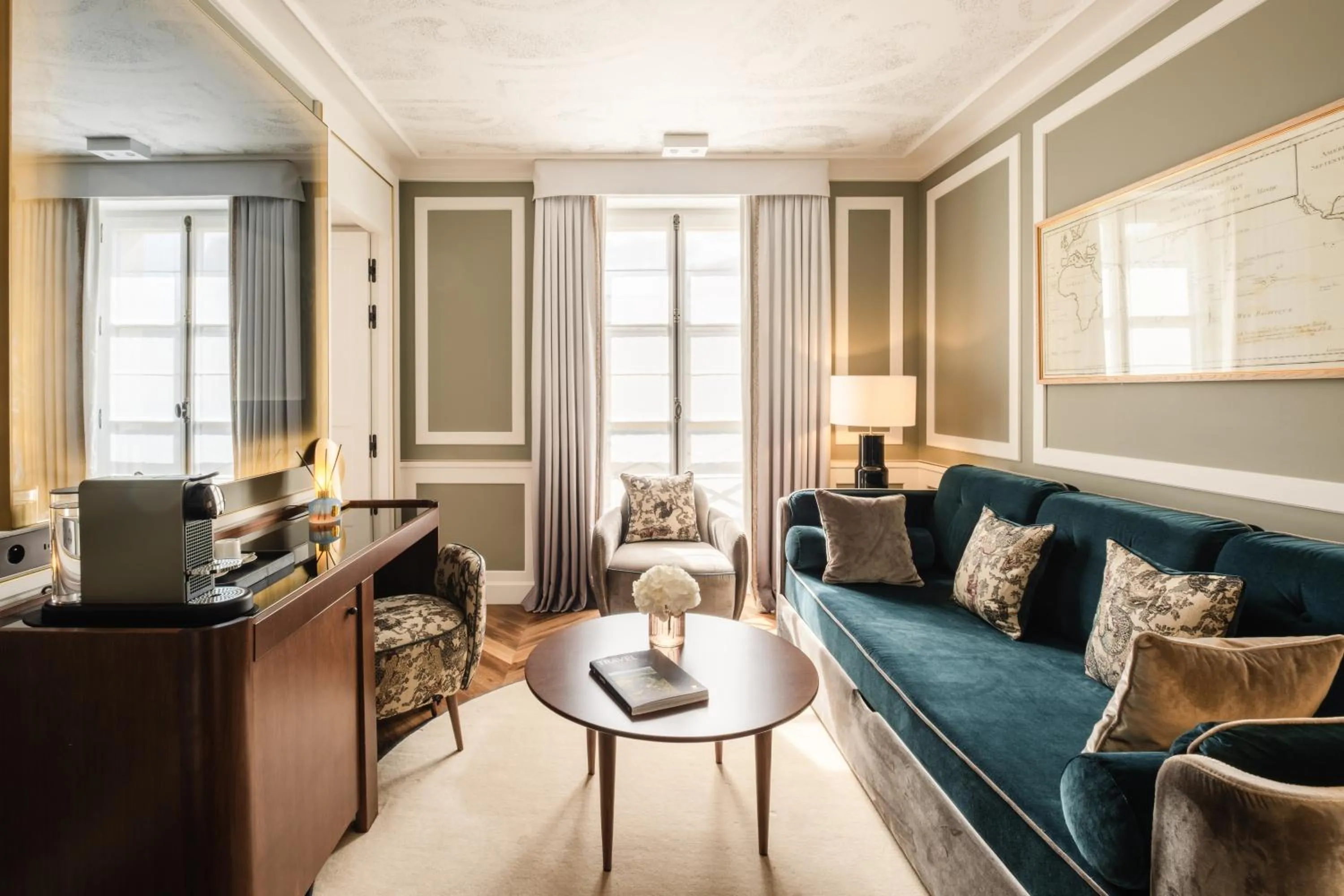 Living room in Hôtel Les Lumières - Relais & Châteaux