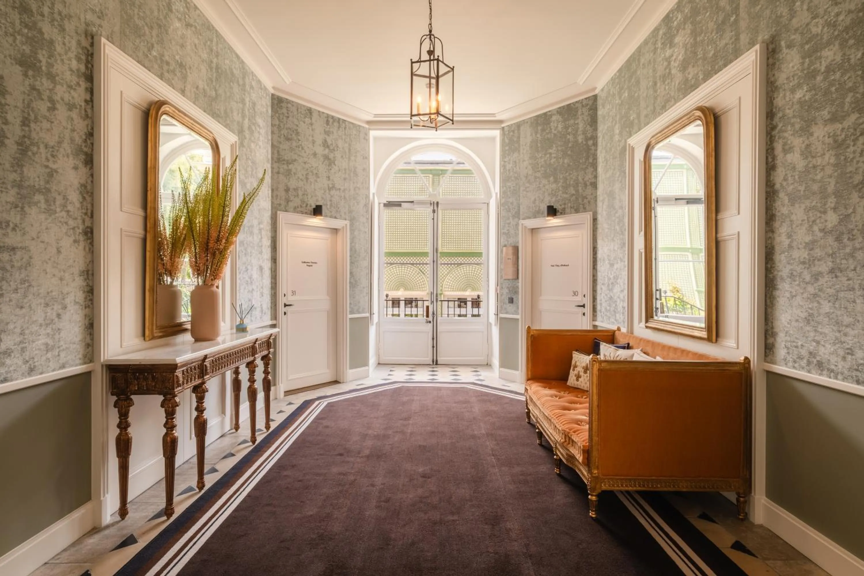 Property building in Hôtel Les Lumières - Relais & Châteaux