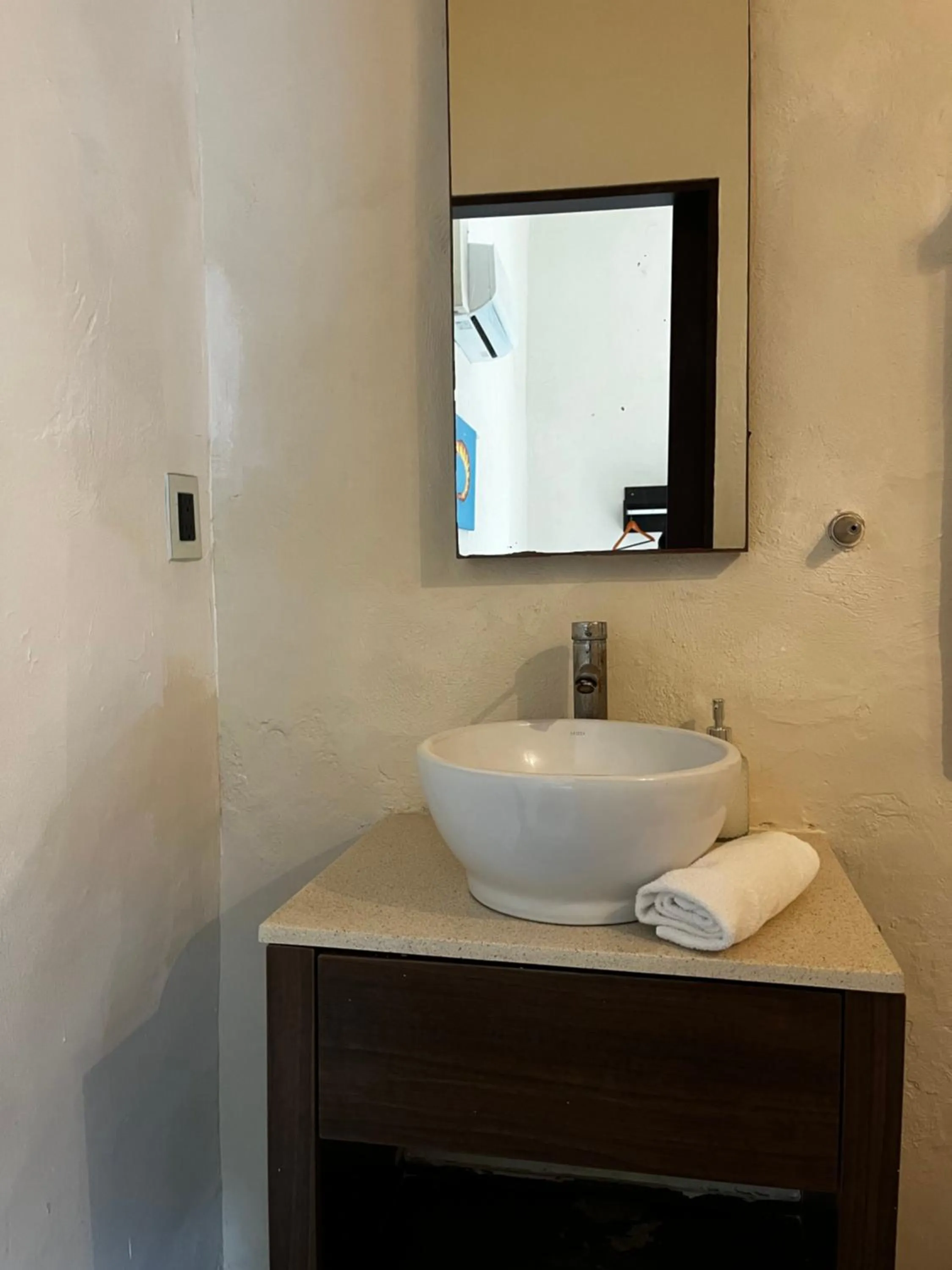 Bathroom in Hotel Maculís