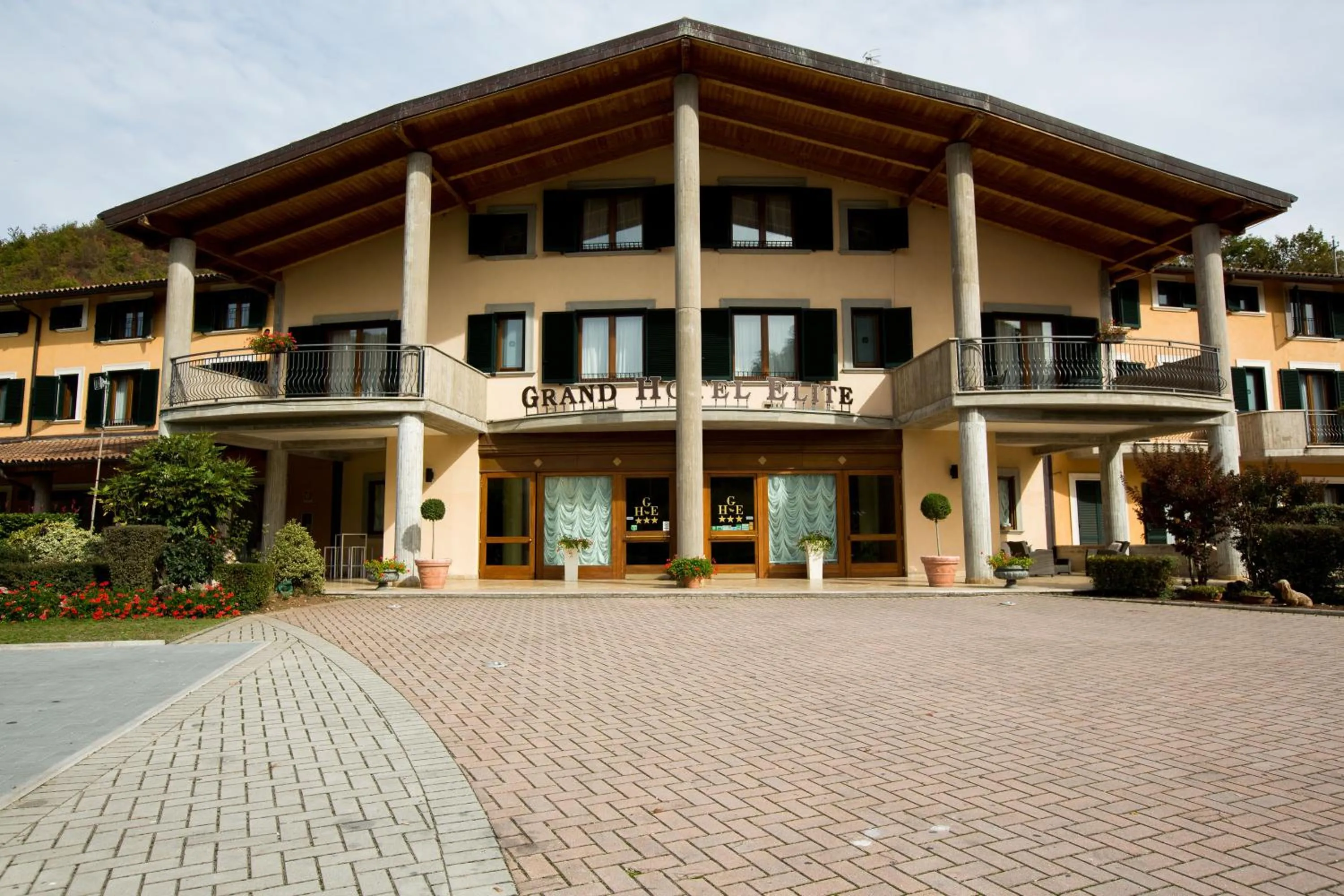 Facade/entrance in Grand Hotel Elite