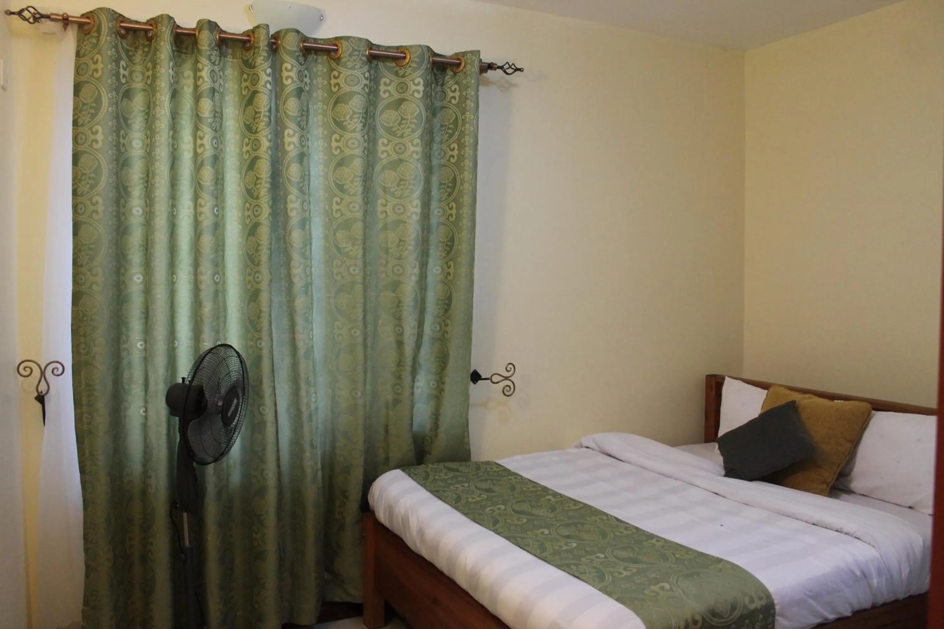 Bed in Oluwa Seun Beach Cottages, Mtwapa