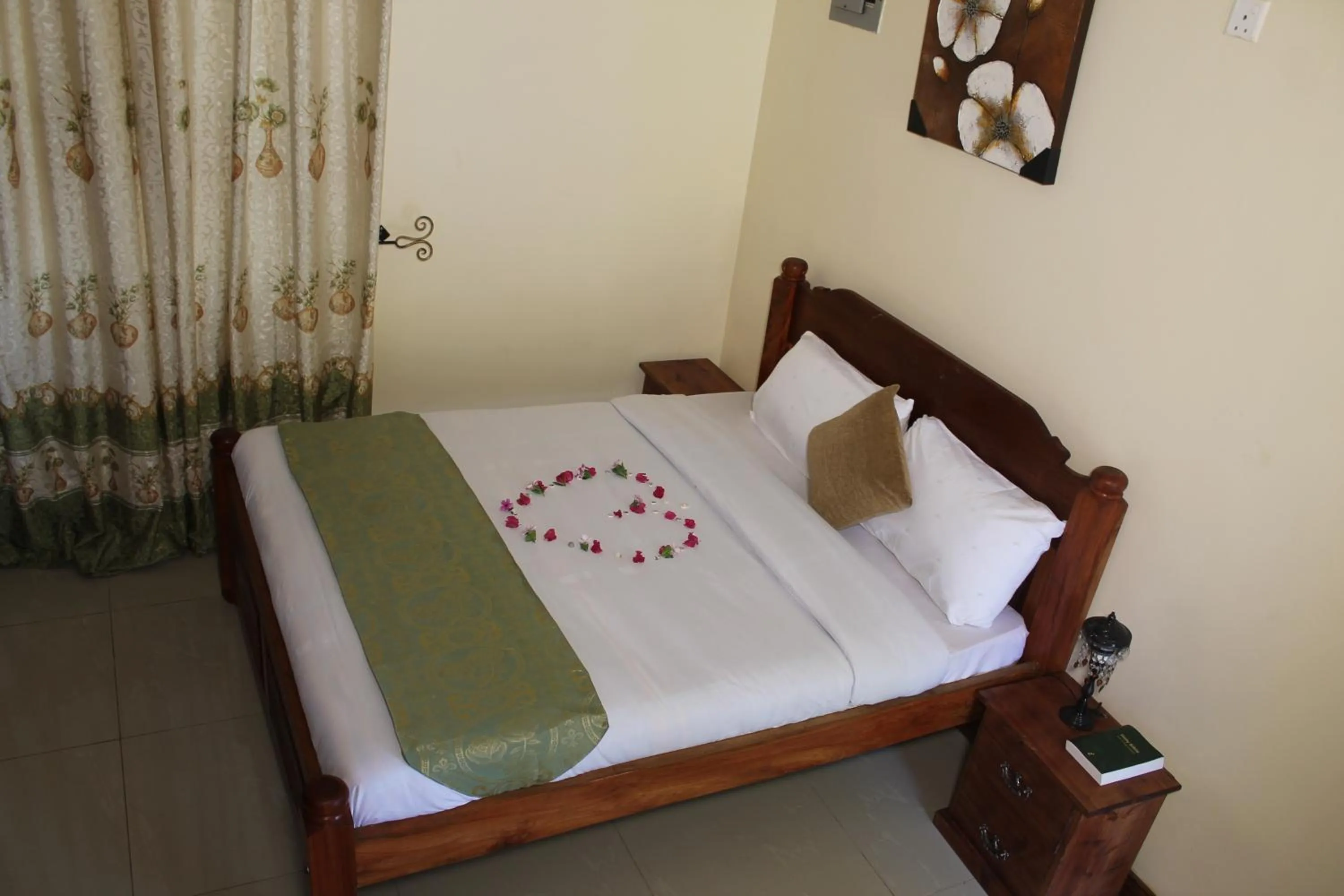 Bed in Oluwa Seun Beach Cottages, Mtwapa
