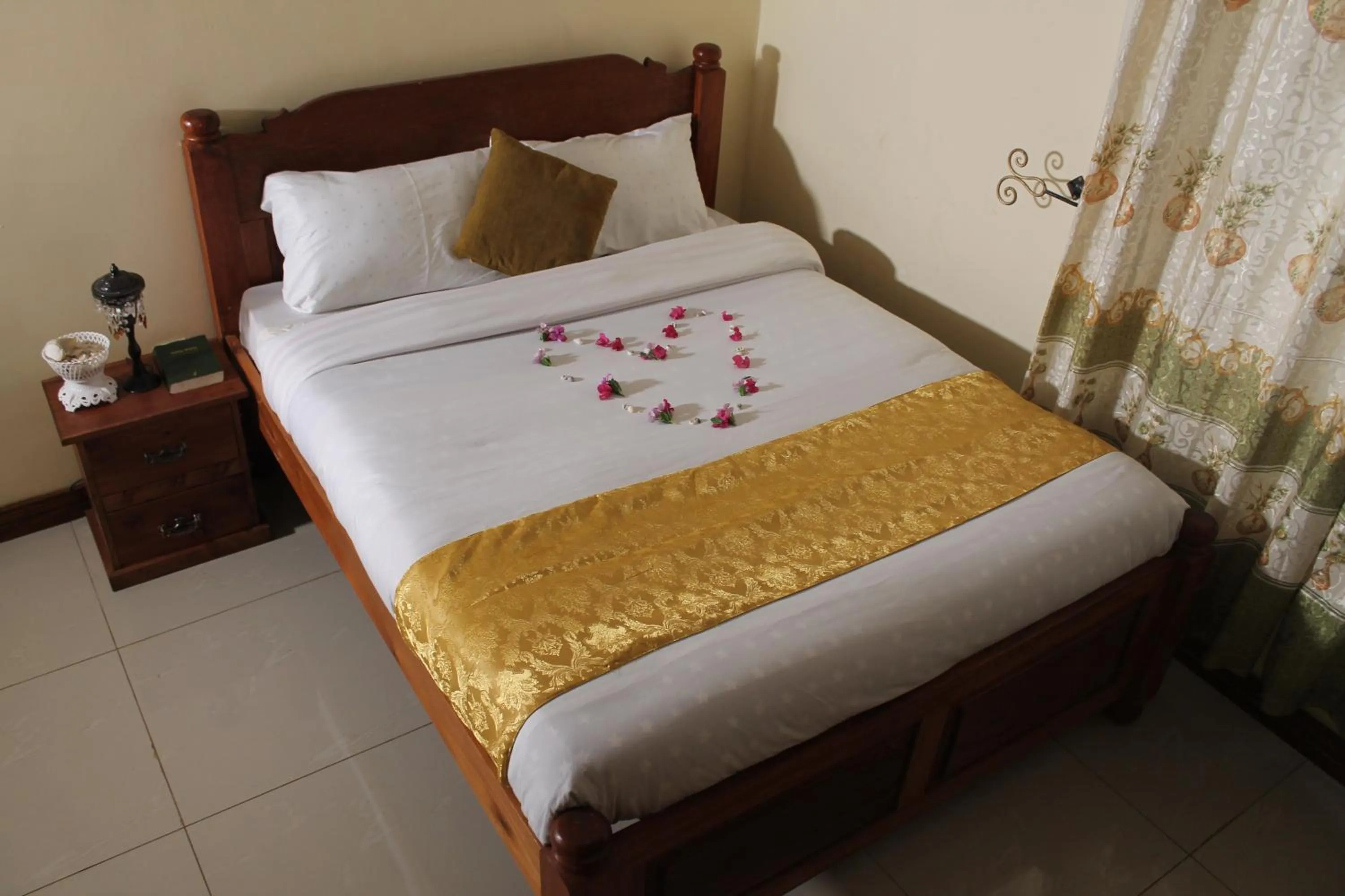 Bed in Oluwa Seun Beach Cottages, Mtwapa