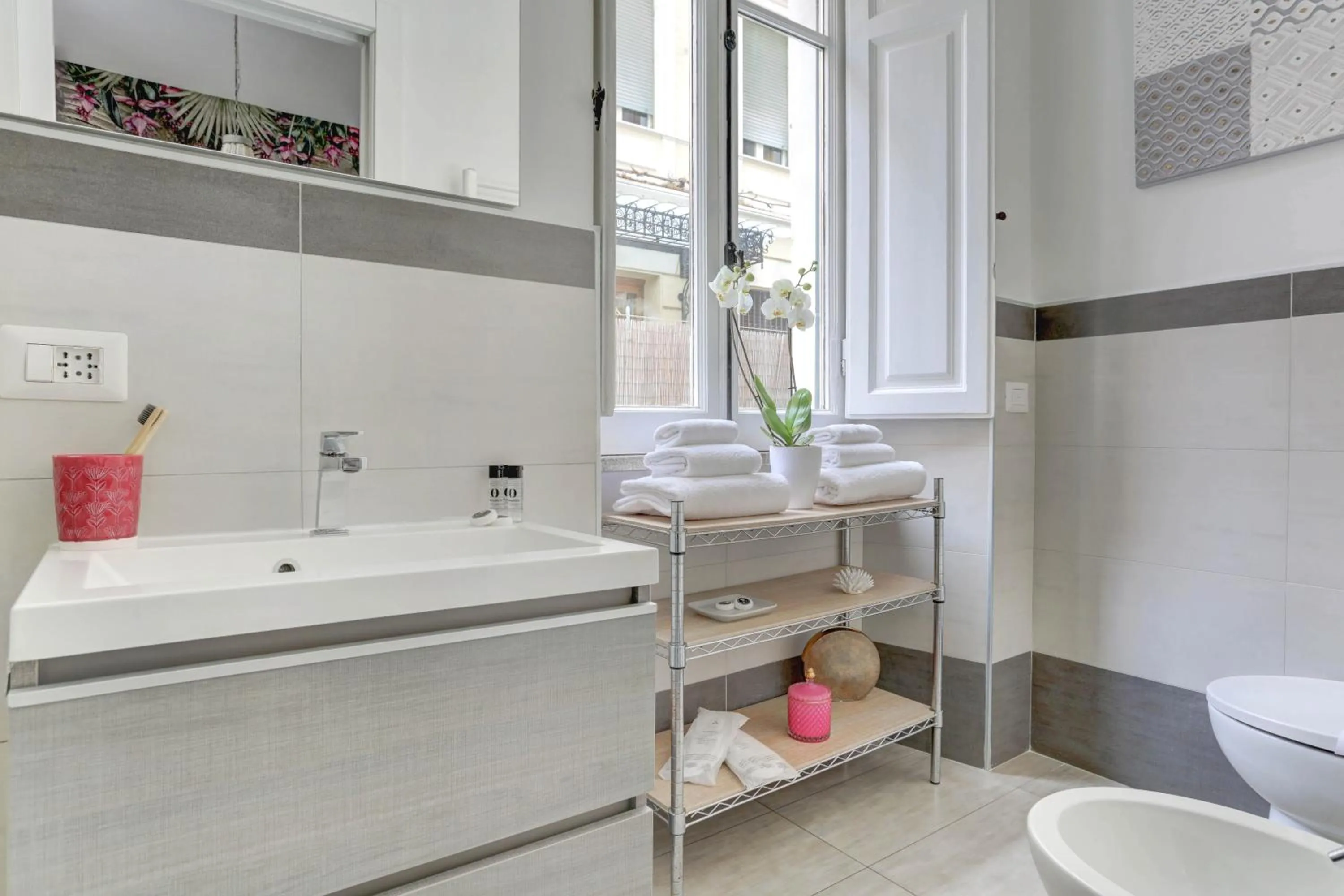 Shower in Colosseo Secret Garden - Home and More