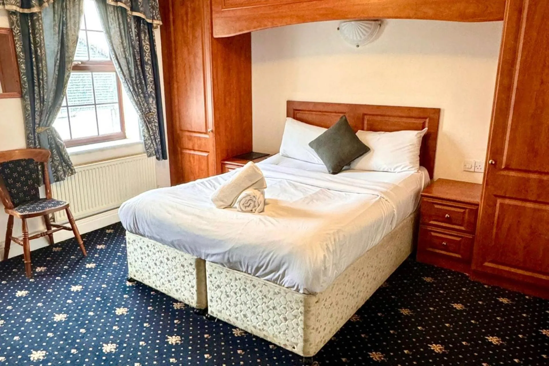 Deluxe Twin Room in The Shurland Hotel Gym Spa