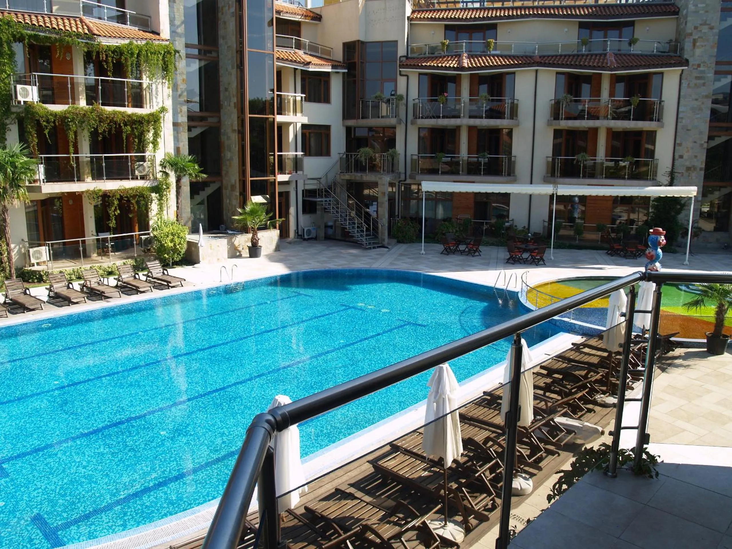 Swimming pool in Laguna Beach Resort & Spa