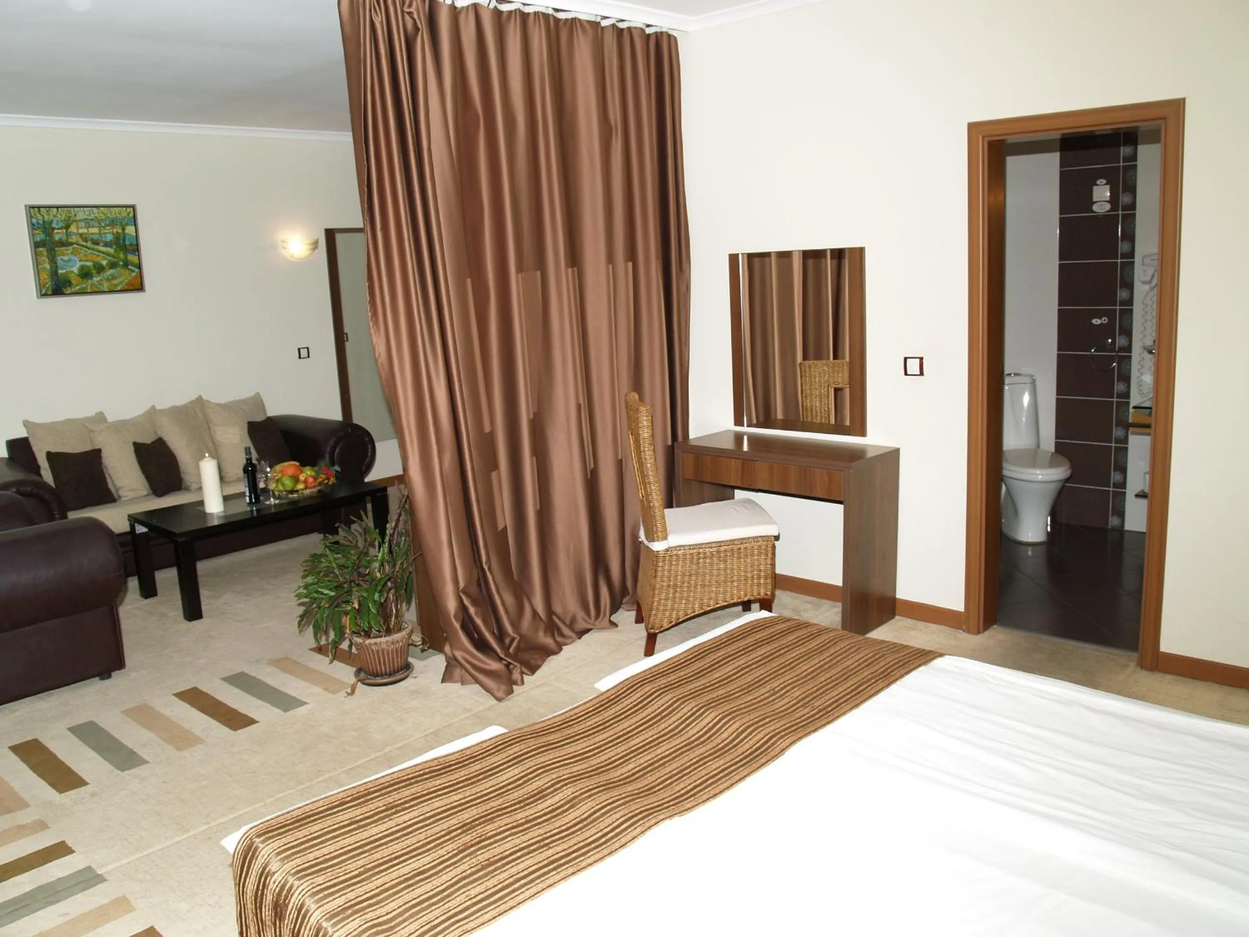 Bedroom, Bed in Laguna Beach Resort & Spa