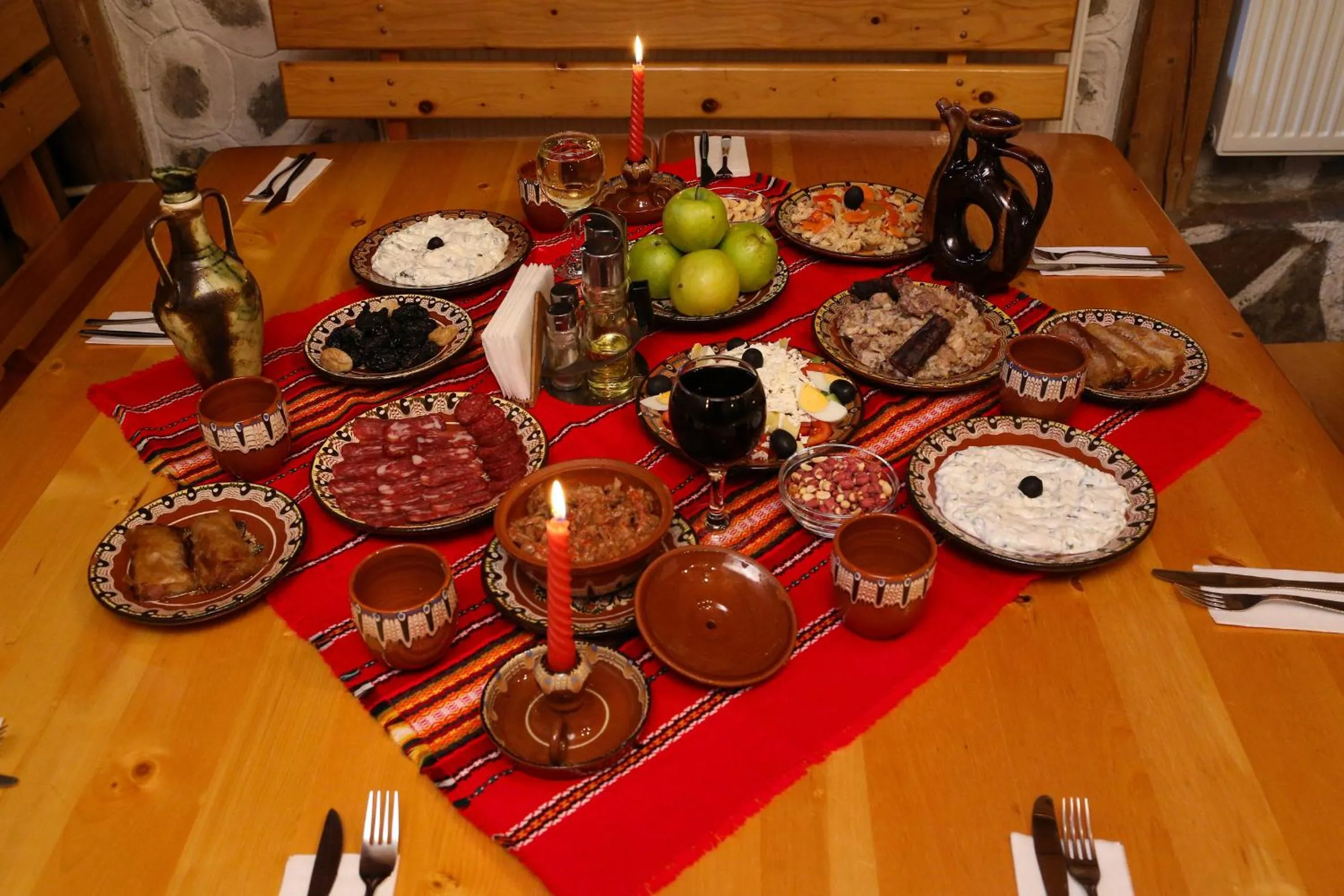 Food and drinks in Family Hotel Bisser