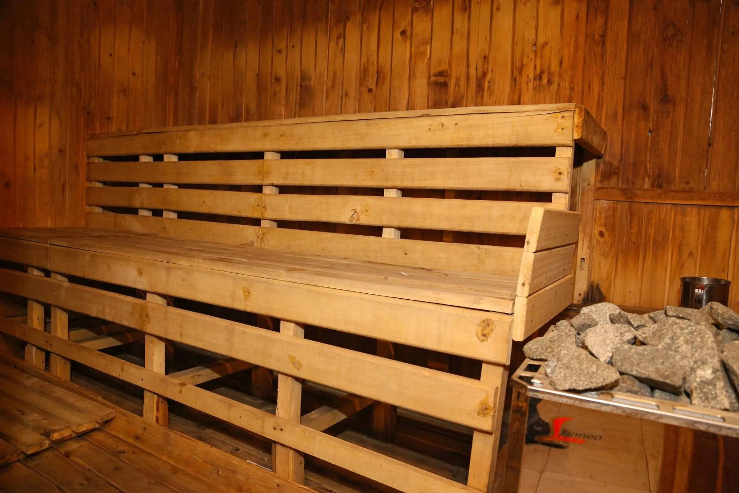 Spa and wellness centre/facilities in Family Hotel Bisser