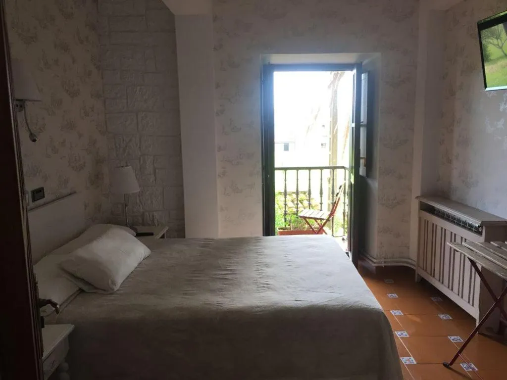 Bedroom, Bed in La Posada de Langre