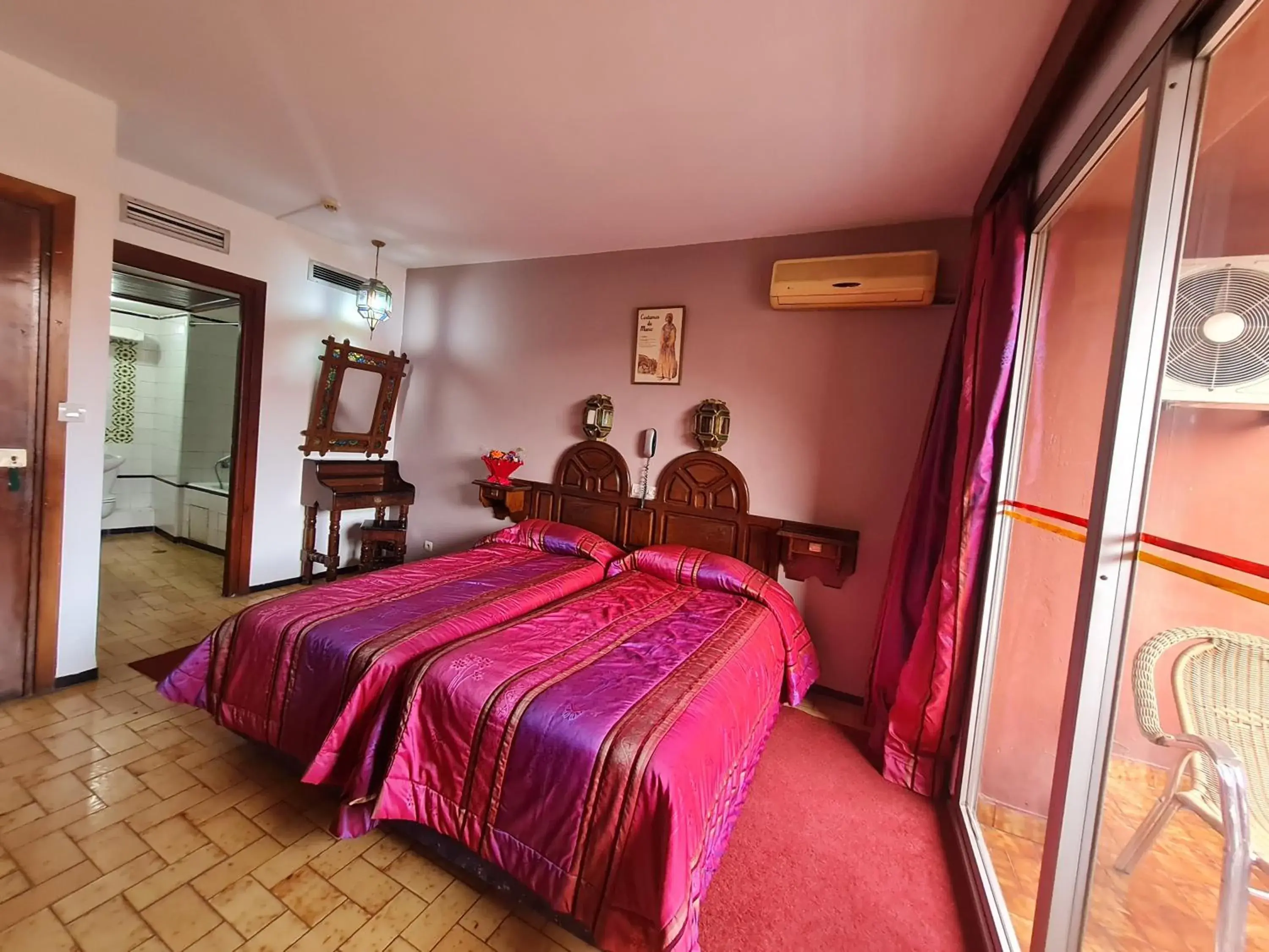 Double Room with Balcony - single occupancy in Hotel Tachfine Double Room with Balcony - single occupancy in Hotel Tachfine