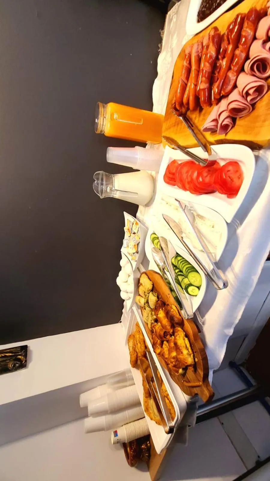 Food and drinks in Hotel Alysa Korce