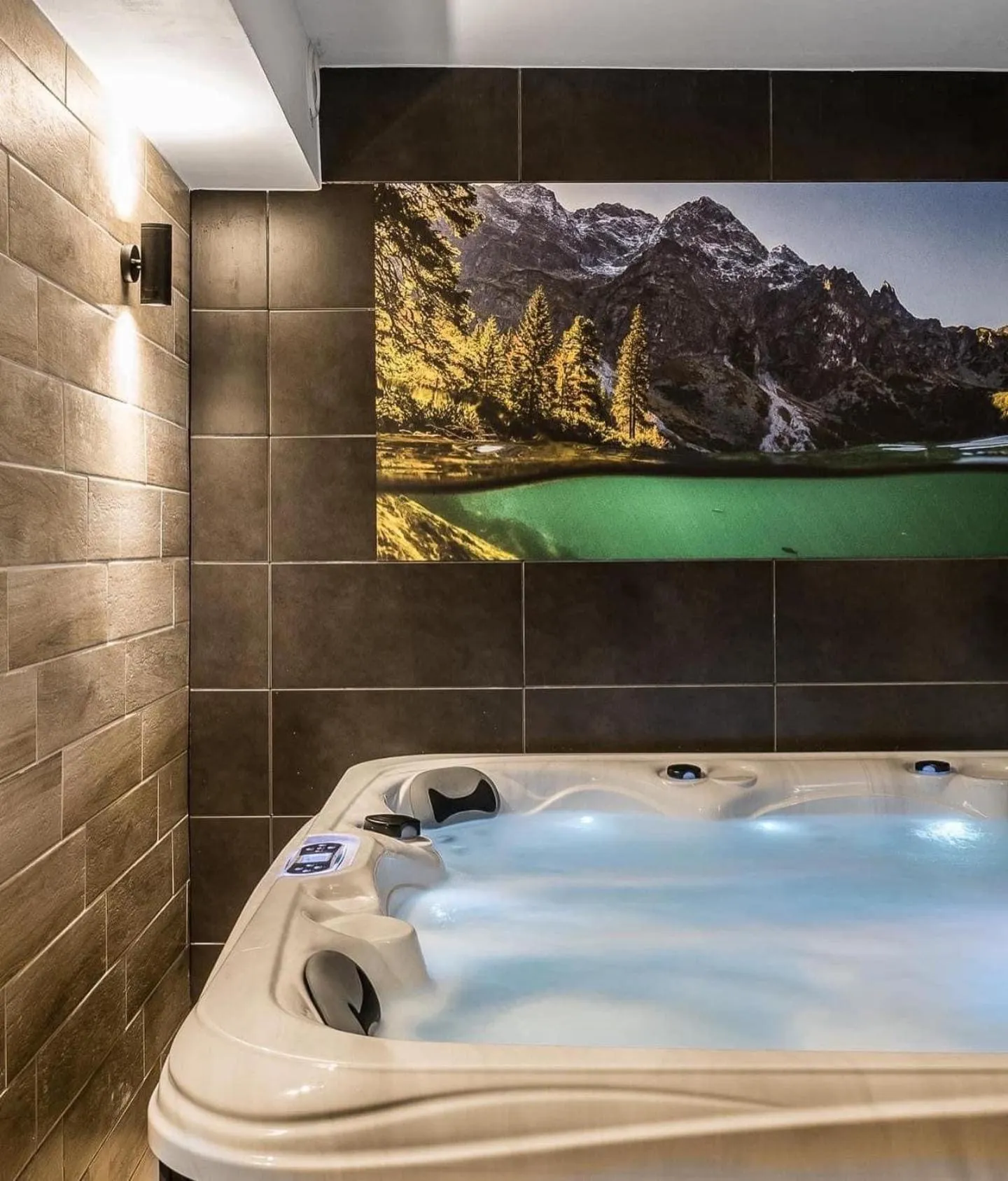 Hot Tub in Villa Kaplowa Chata & SPA