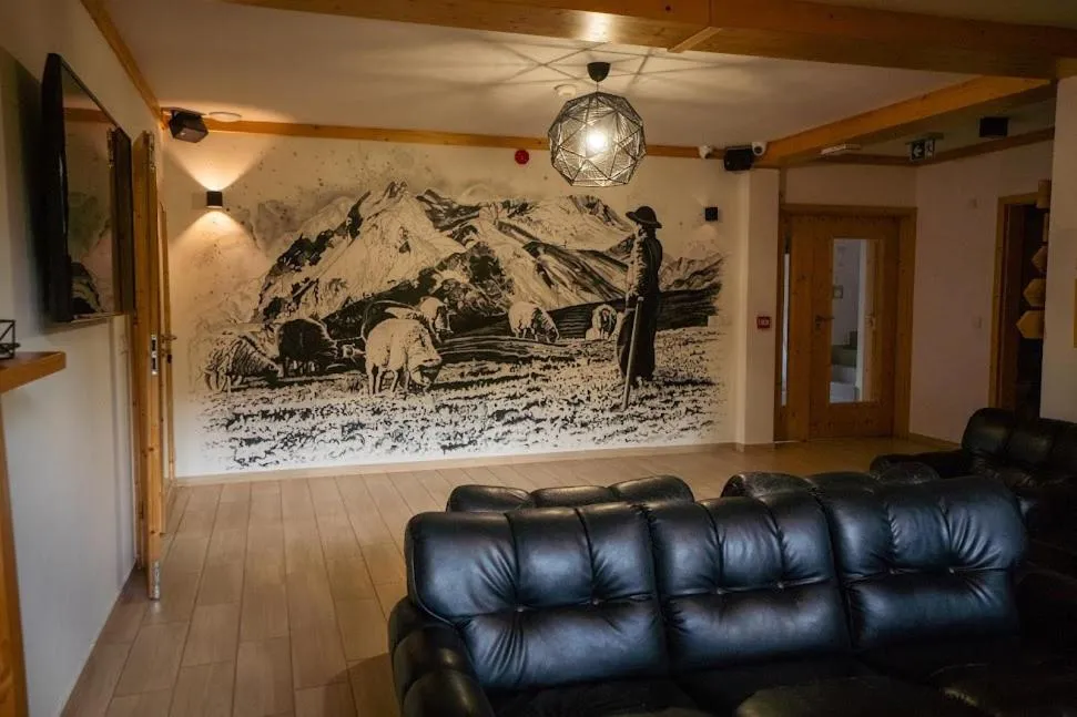 Communal lounge/ TV room in Villa Kaplowa Chata & SPA