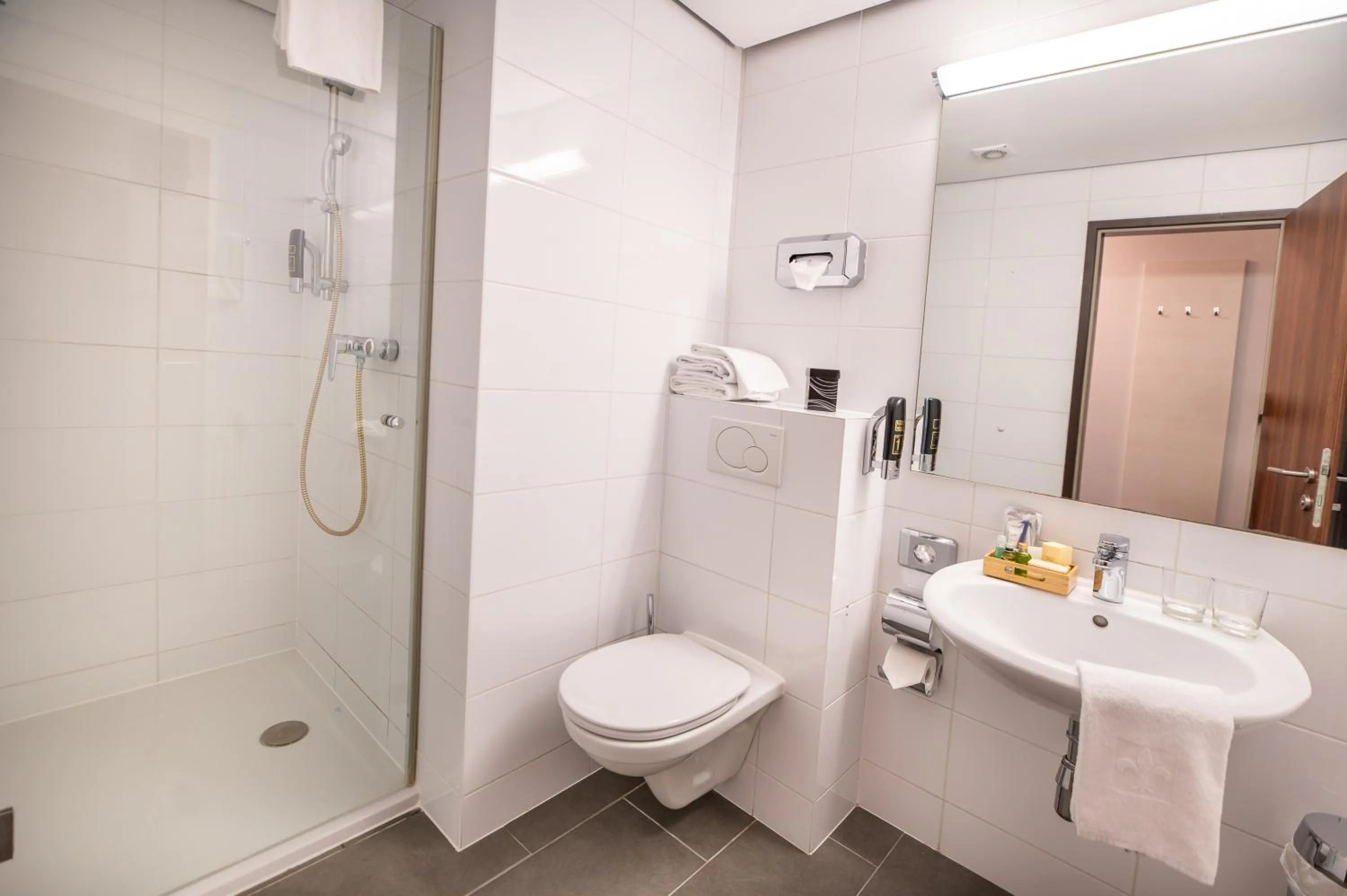 Shower in Hotel Marc Aurel