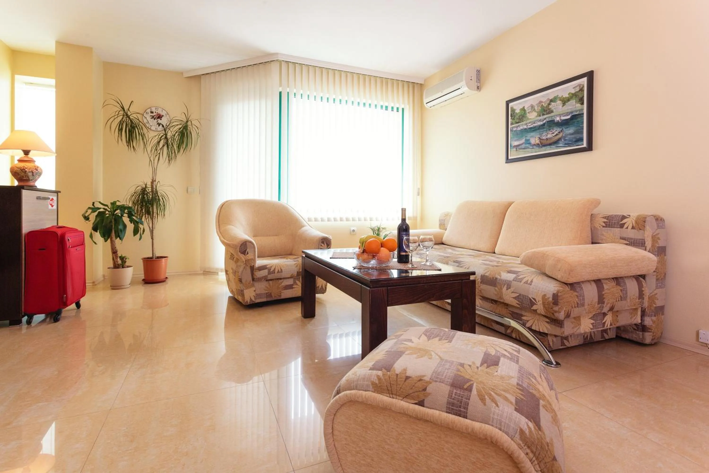 Living room in Bright House