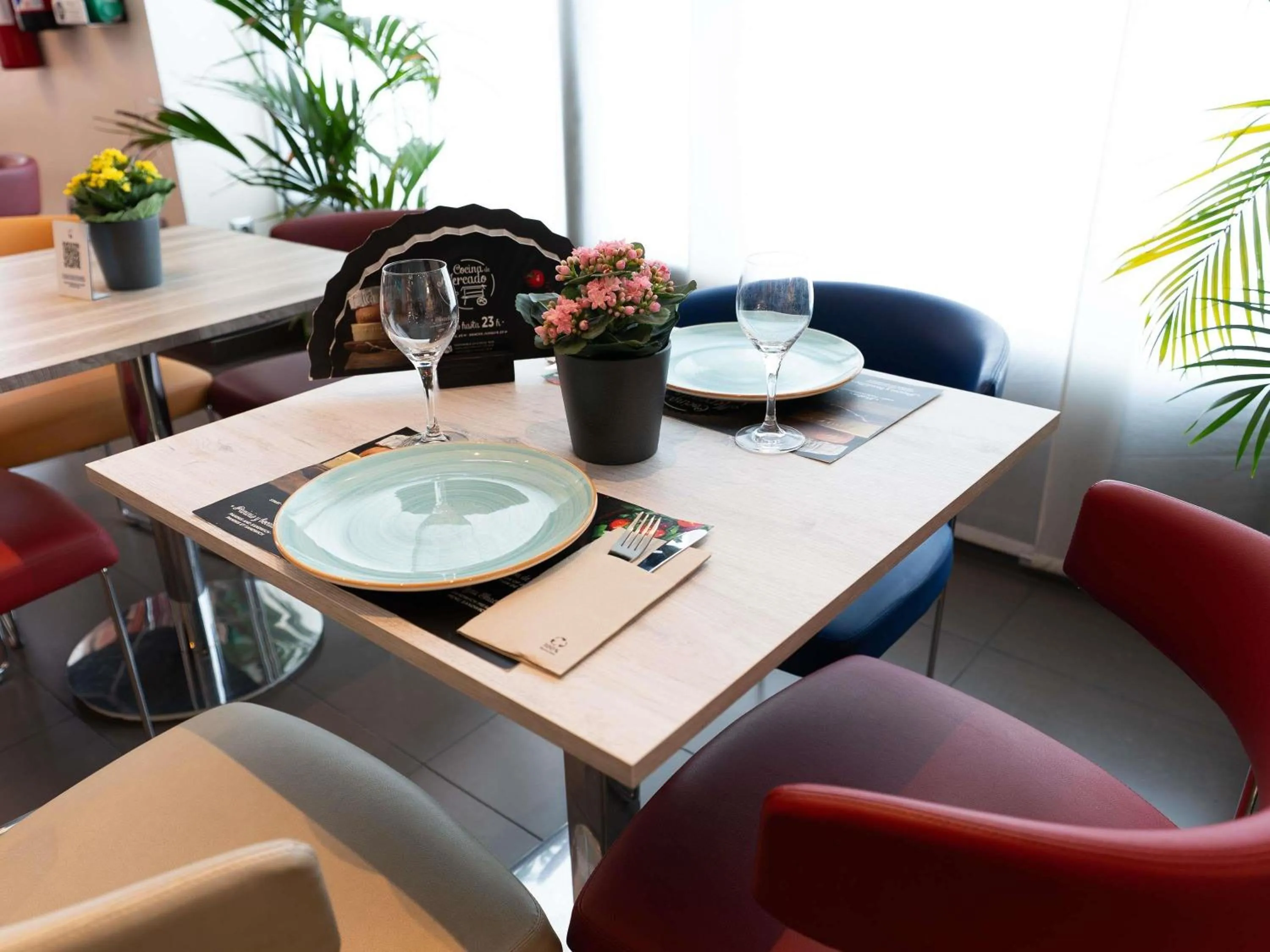 Lounge or bar in Novotel Suites Malaga Centro