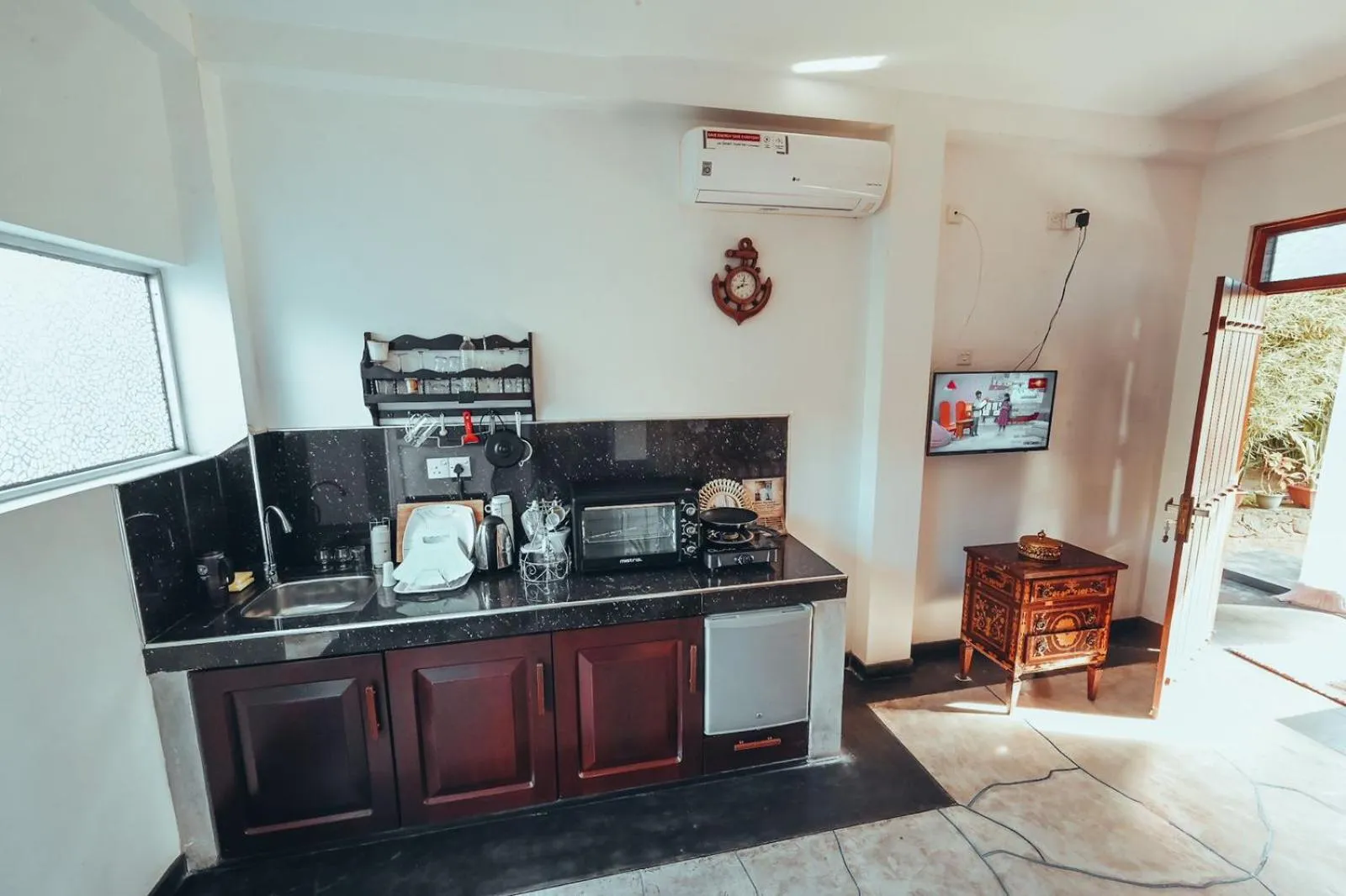 Kitchen/Kitchenette in Sun & Moon Good View Villa