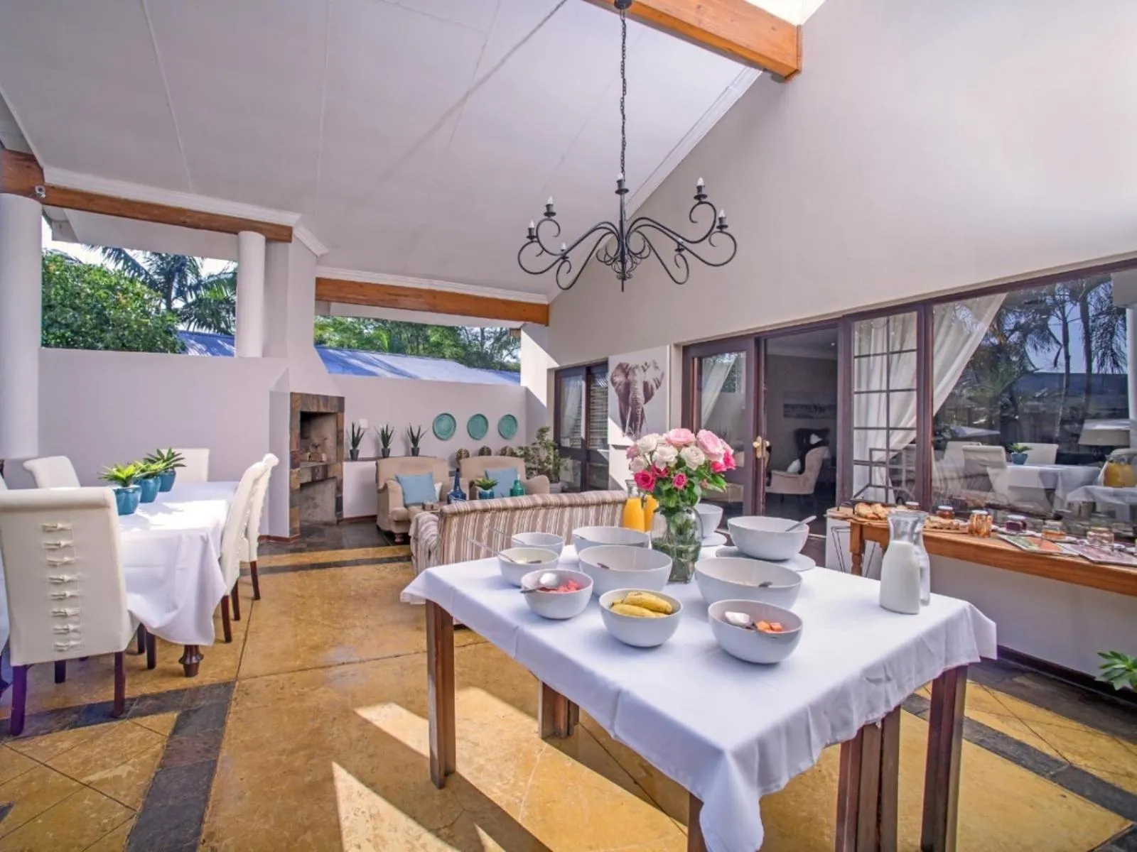 Dining area in Stille Woning Guesthouse