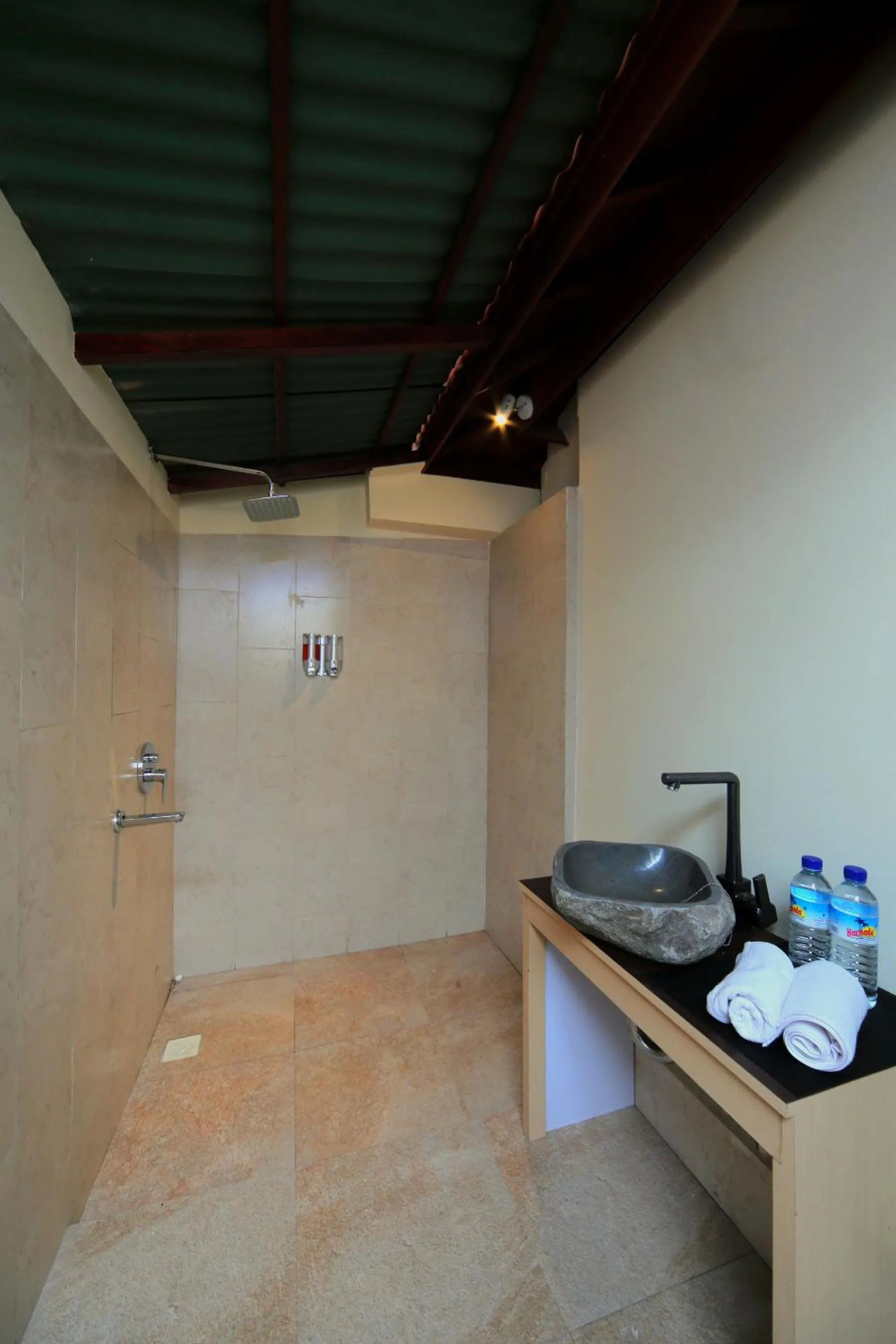 Bathroom in Sari Gili Bungalow