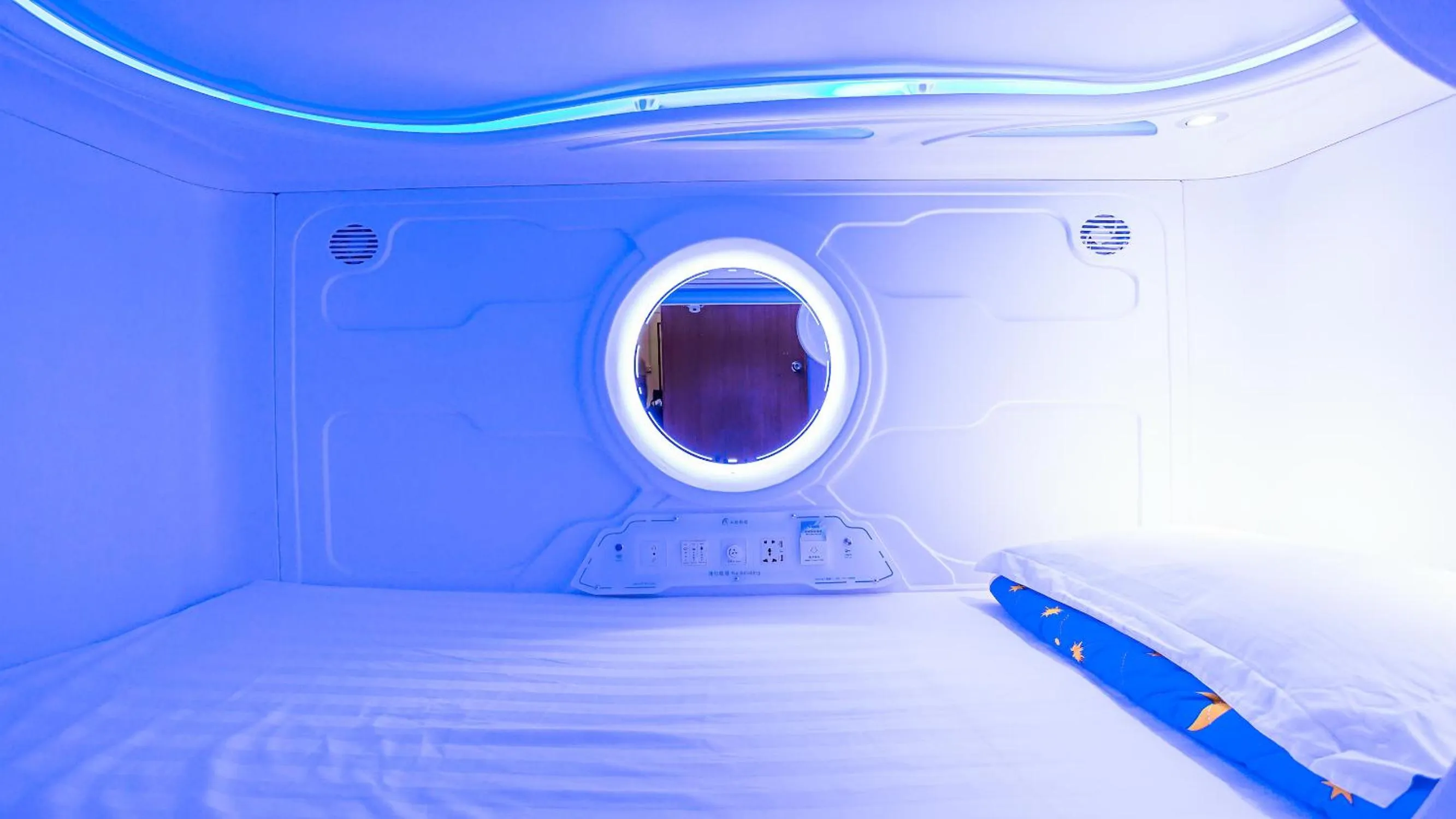 bunk bed, Bed in Spacepod@com