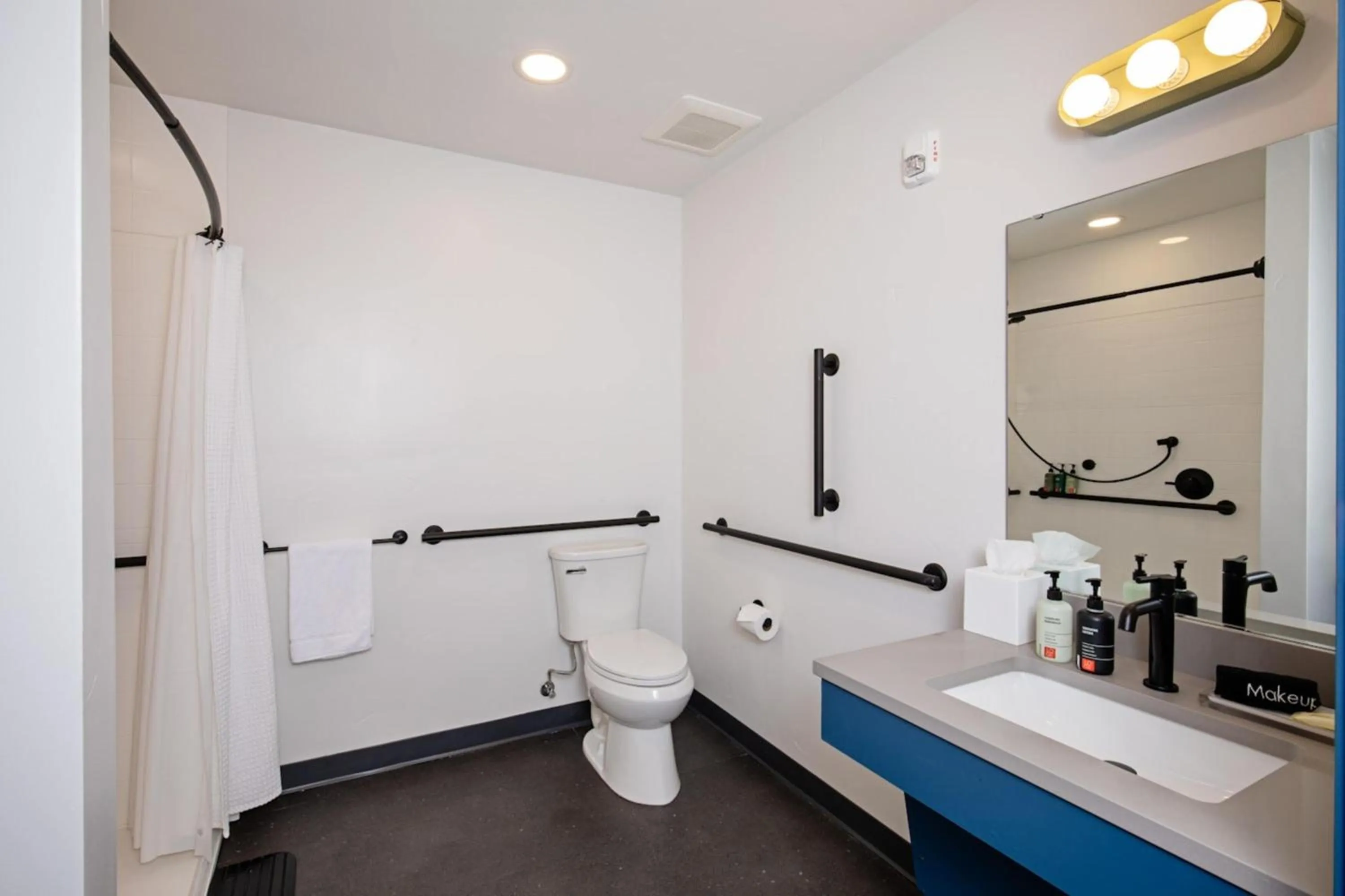 Shower in LOGE Missoula