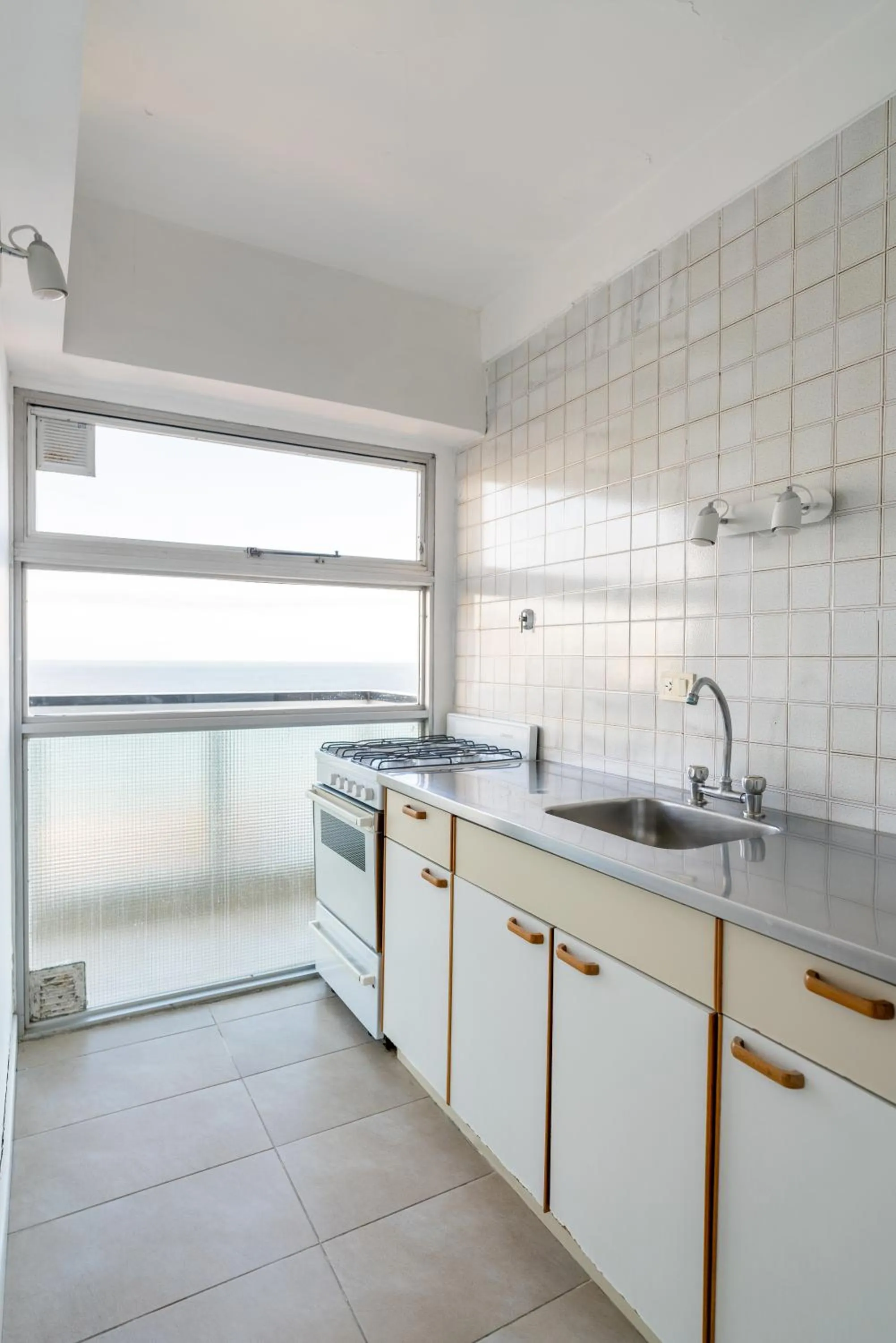 Kitchen or kitchenette in Bristol Apart Hotel