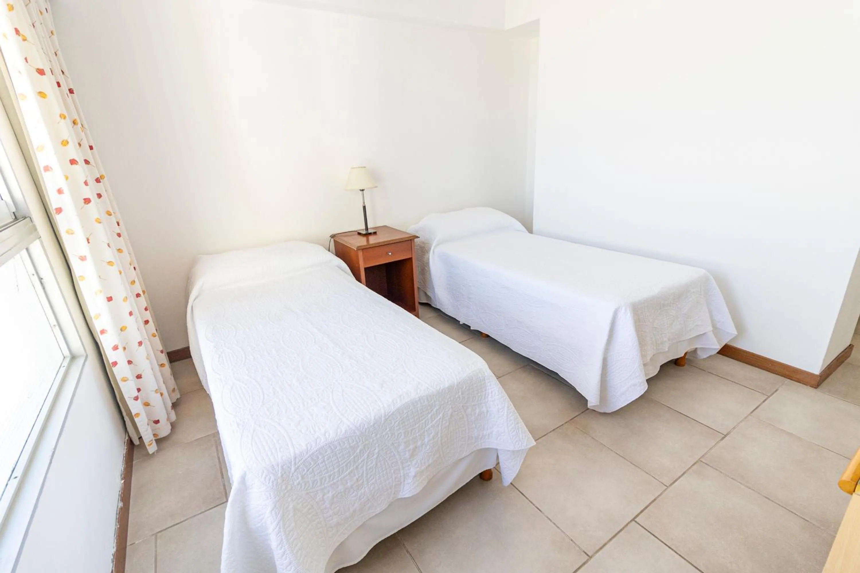 Bed in Bristol Apart Hotel