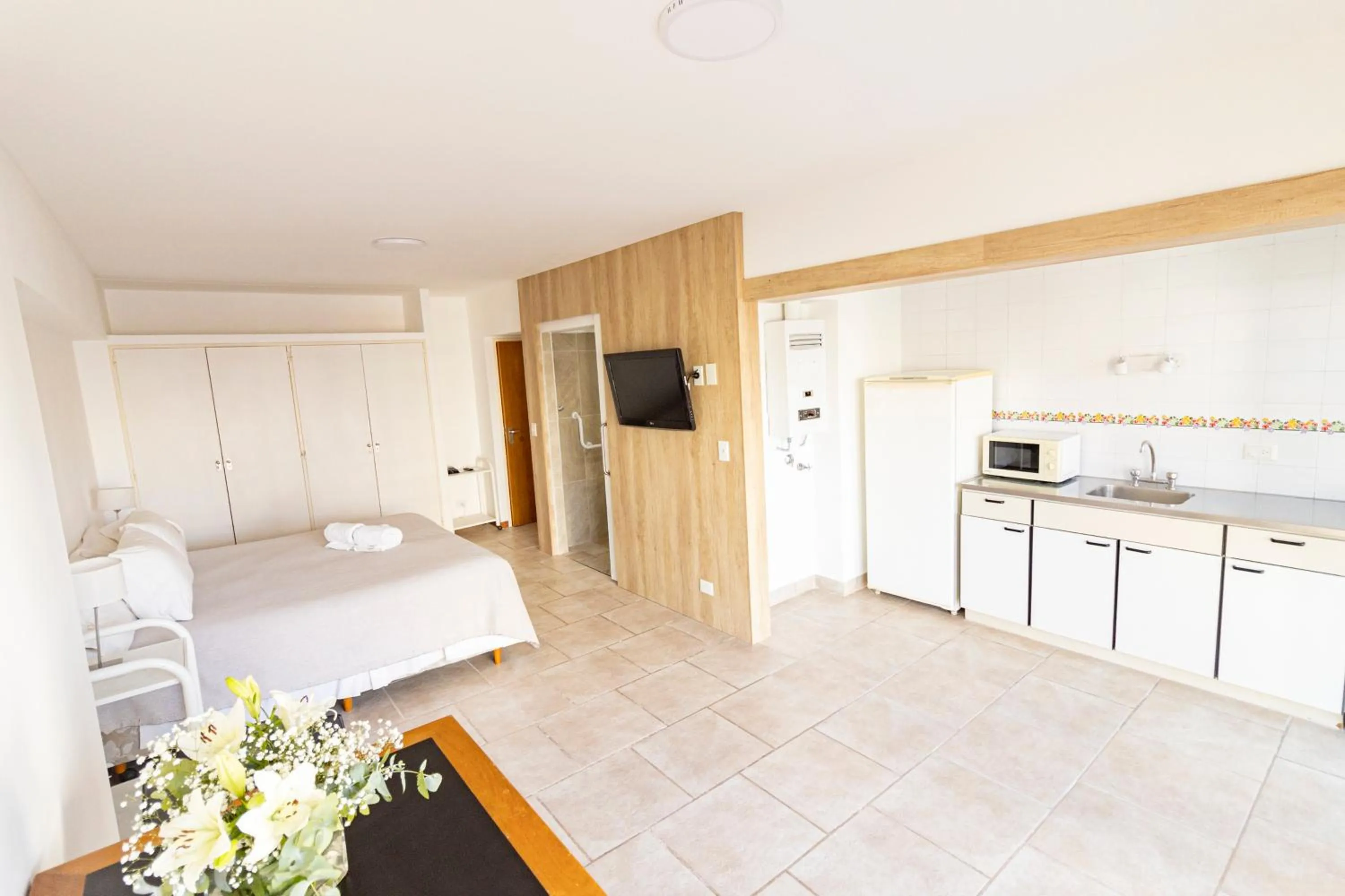 Bed in Bristol Apart Hotel