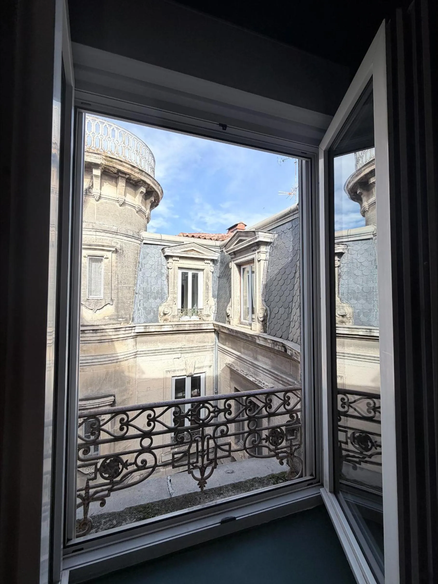 Inner courtyard view in Hotel de La Comédie - Place De La Comédie