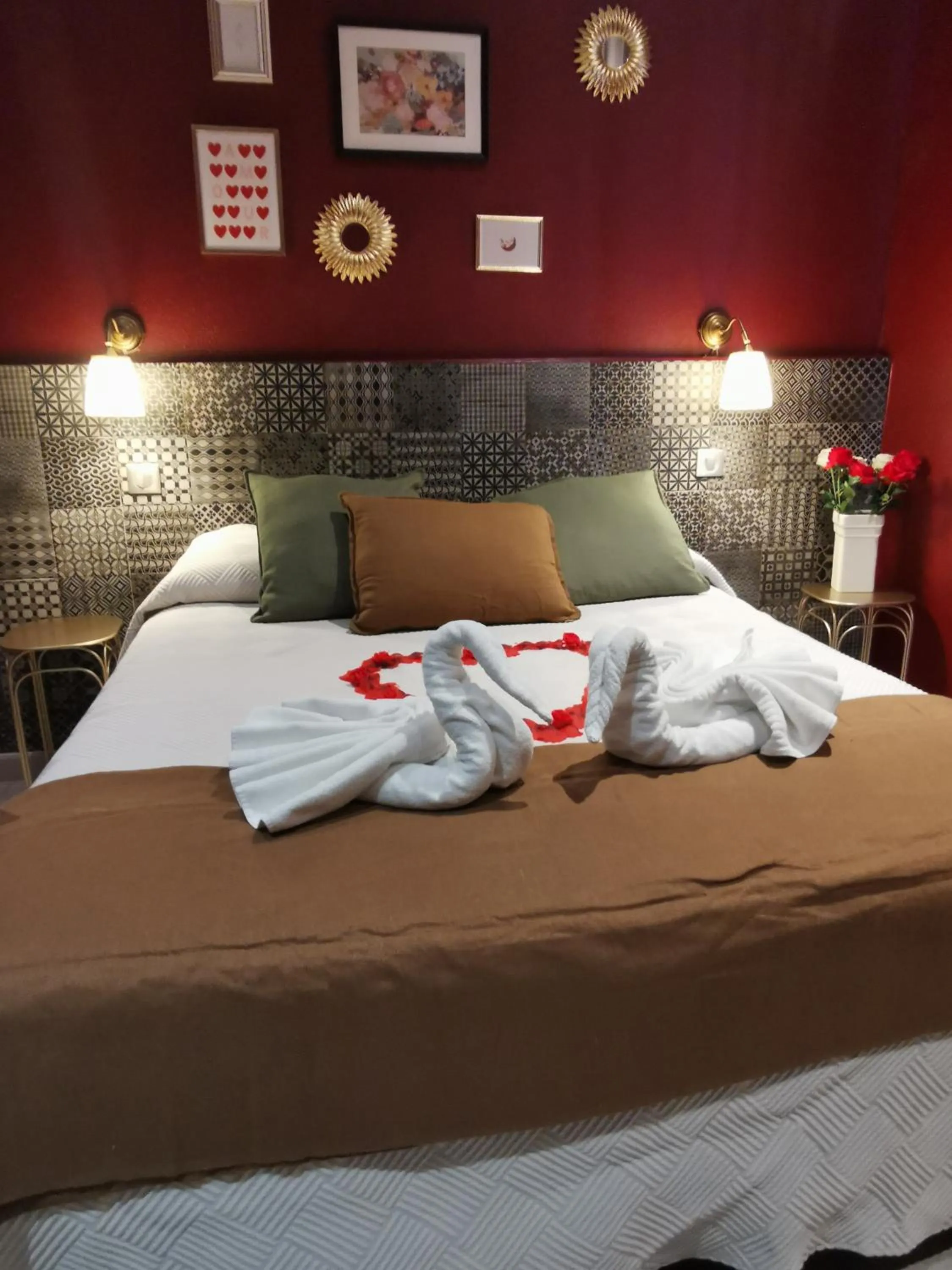 Bed in Hotel de La Comédie - Place De La Comédie