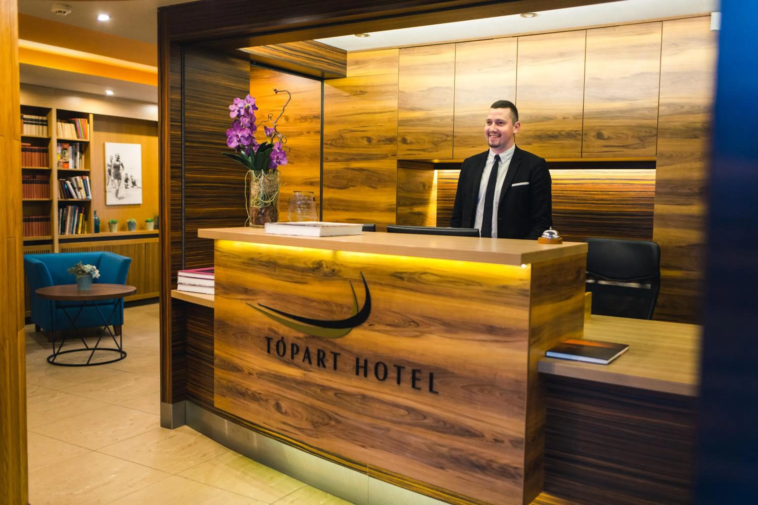 Lobby or reception in Tópart Hotel