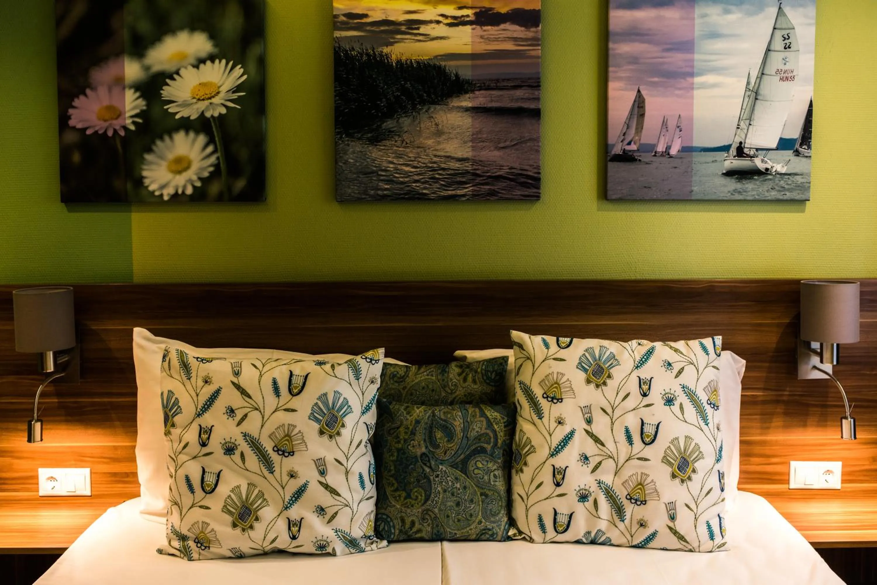 Photo of the whole room, Bed in Tópart Hotel