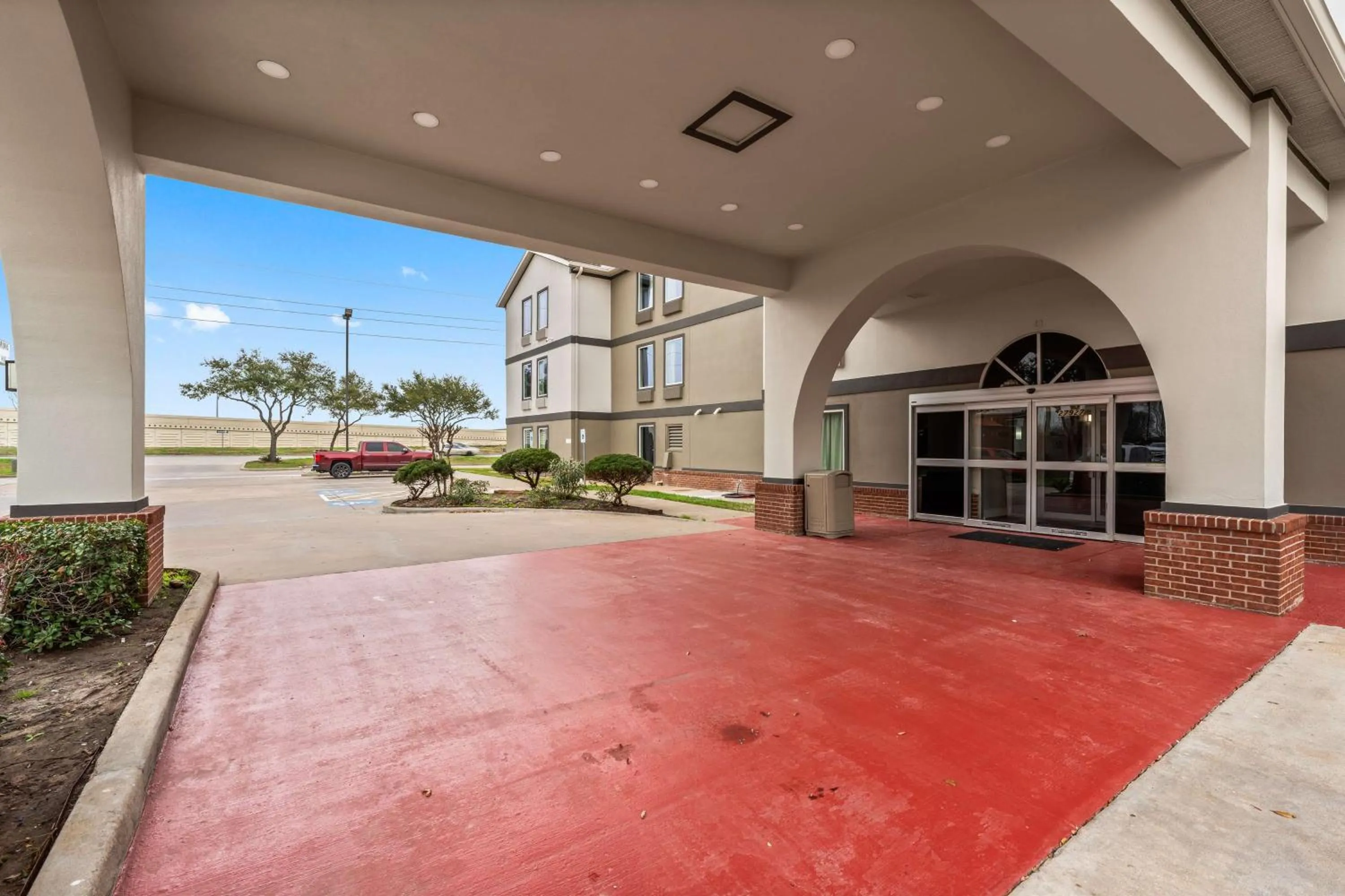 Property building in Motel 6-Rosenberg, TX