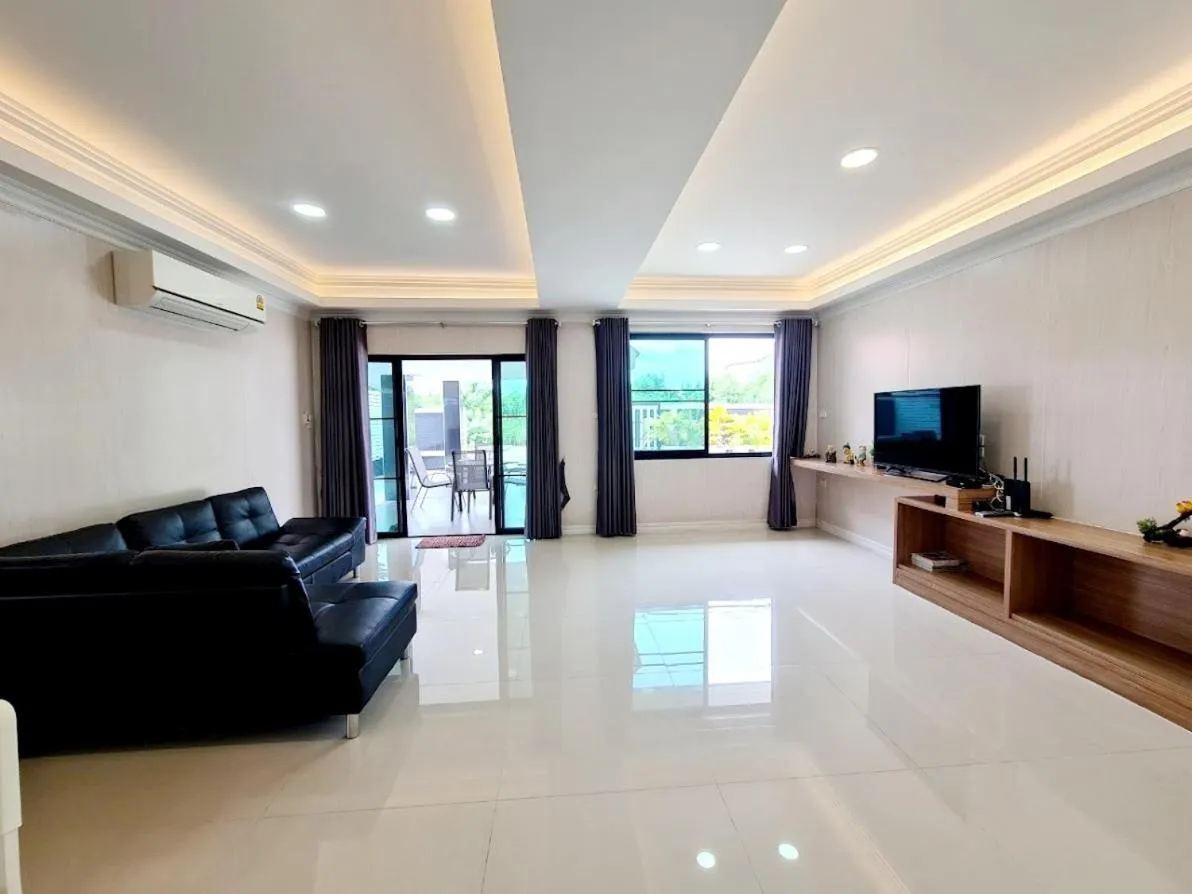 Baan Sasithorn Huahin