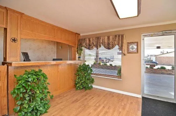 Lobby or reception in Americas Best Value Inn Crosstimbers