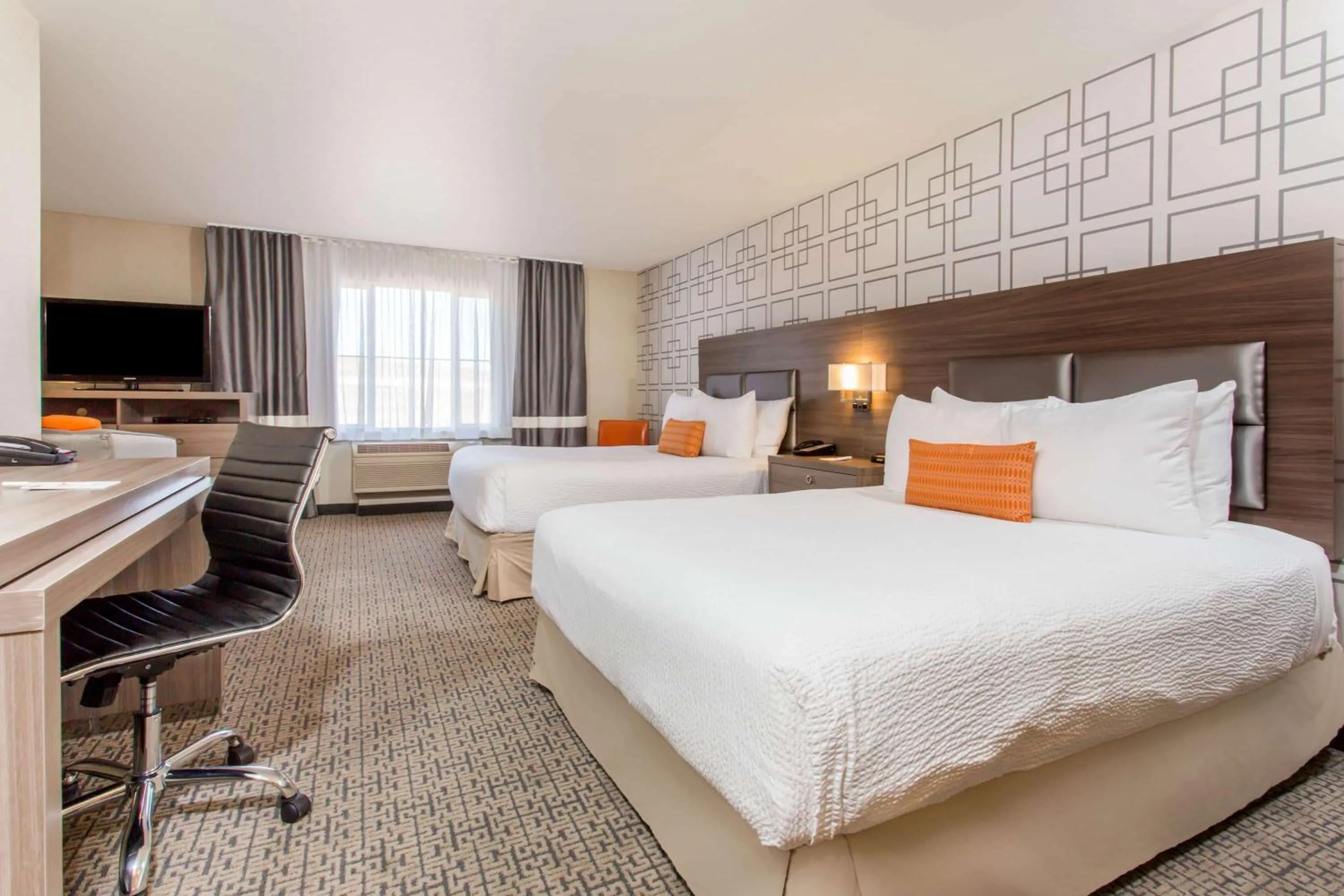 Photo of the whole room, Bed in Hawthorn Suites by Wyndham Livermore