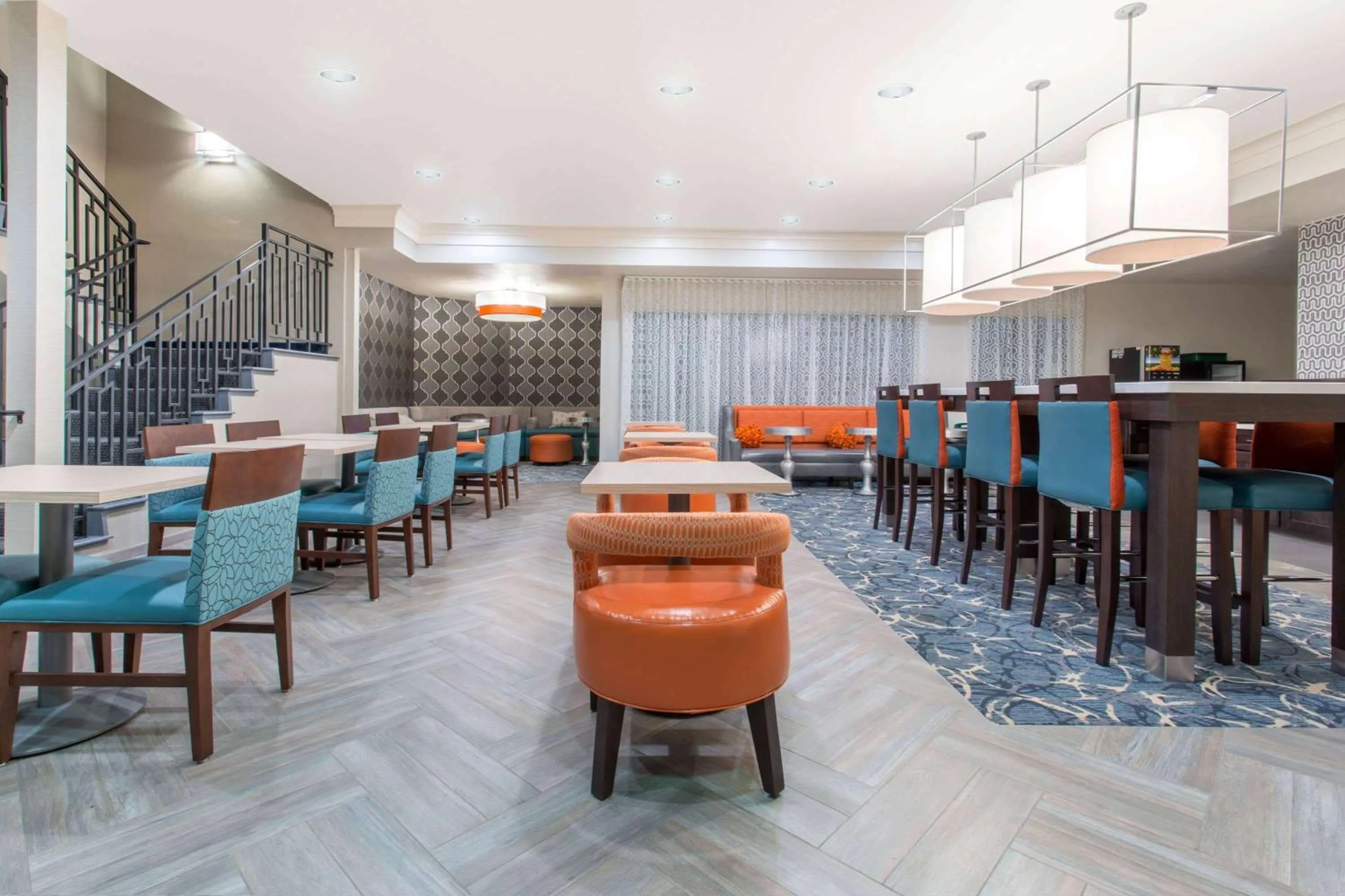 Lounge or bar in Hawthorn Suites by Wyndham Livermore