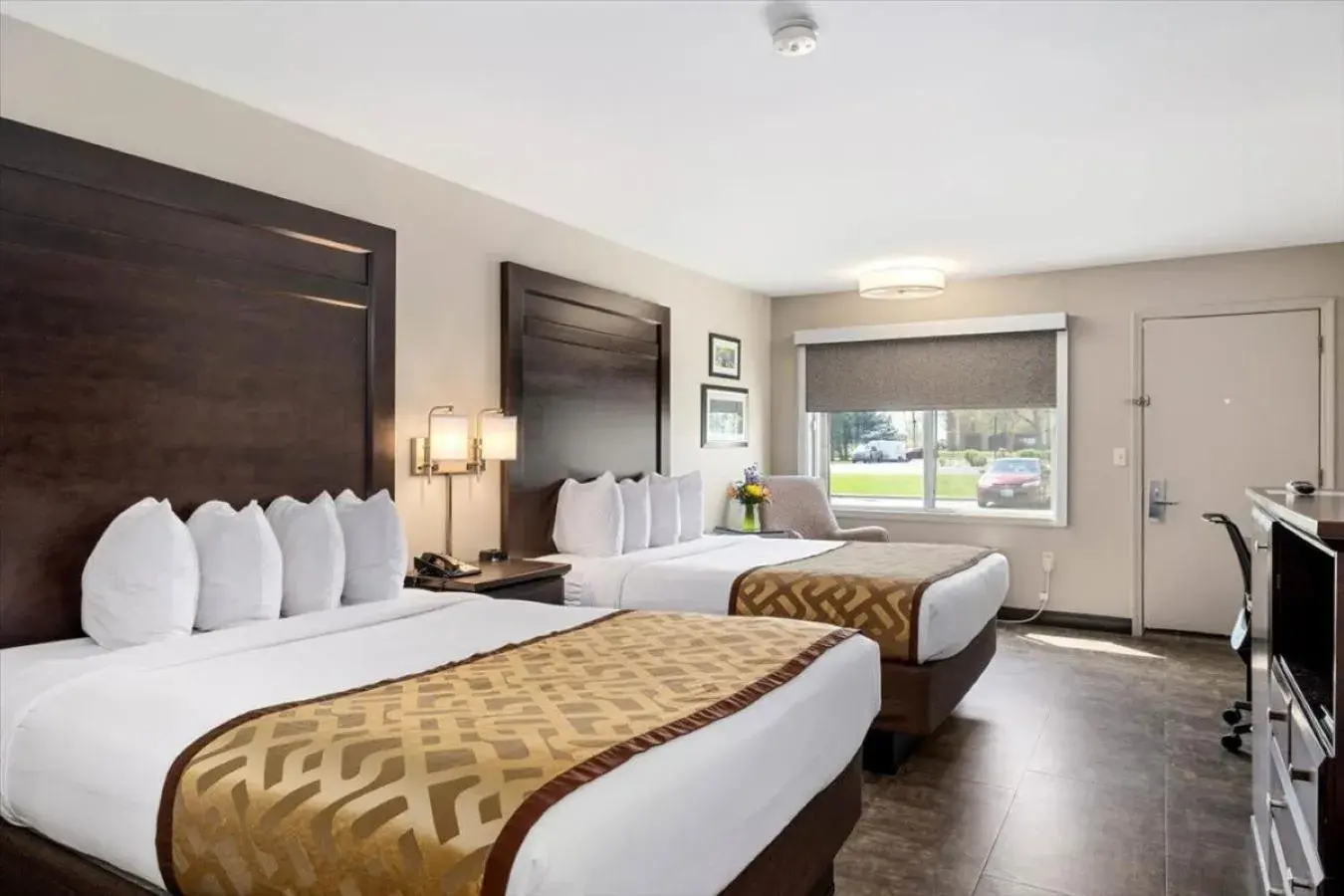 Deluxe Queen Room with Two Queen Beds in Kelly Inn Billings Deluxe Queen Room with Two Queen Beds in Kelly Inn Billings