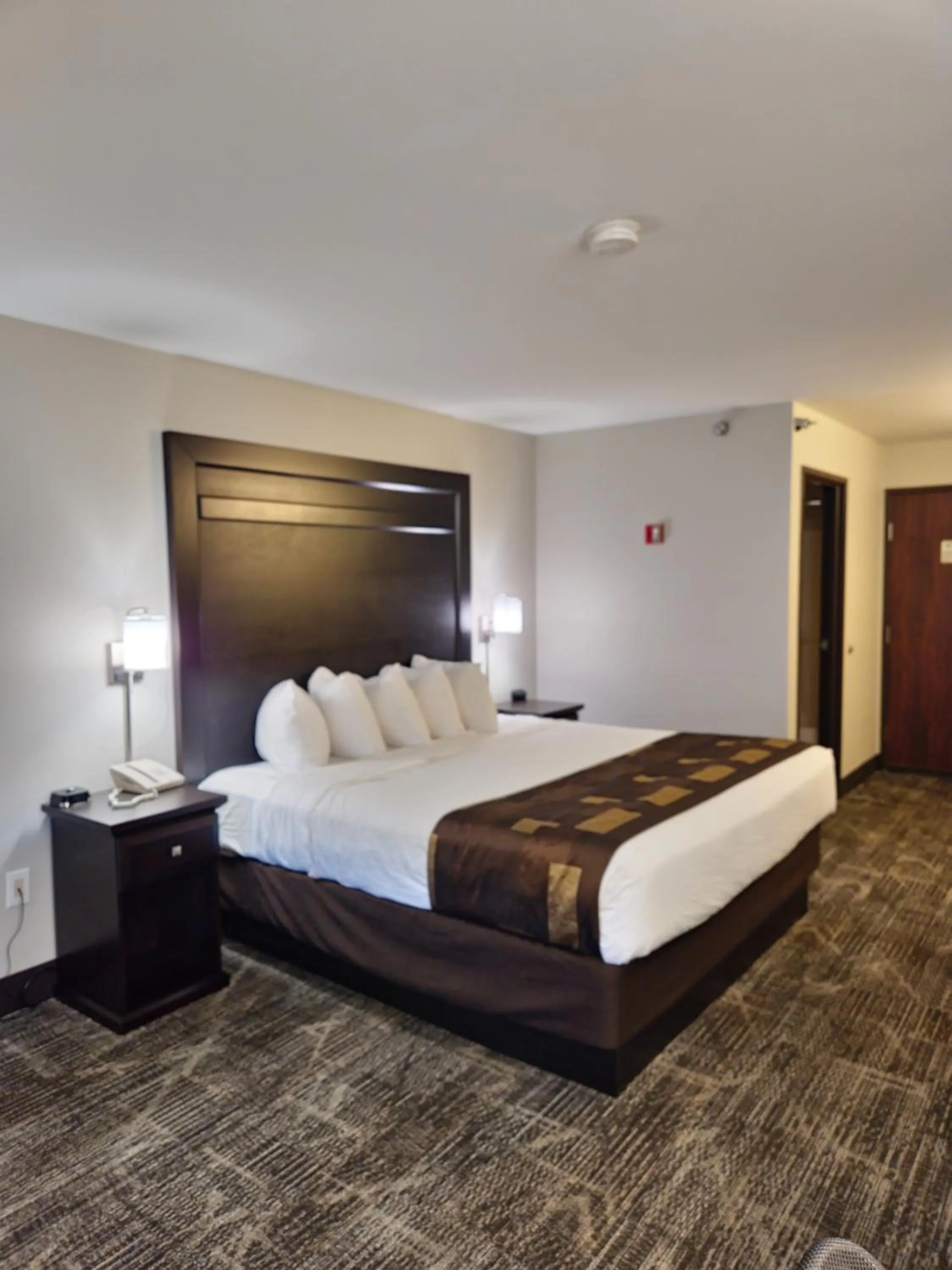 Bed in Kelly Inn Billings