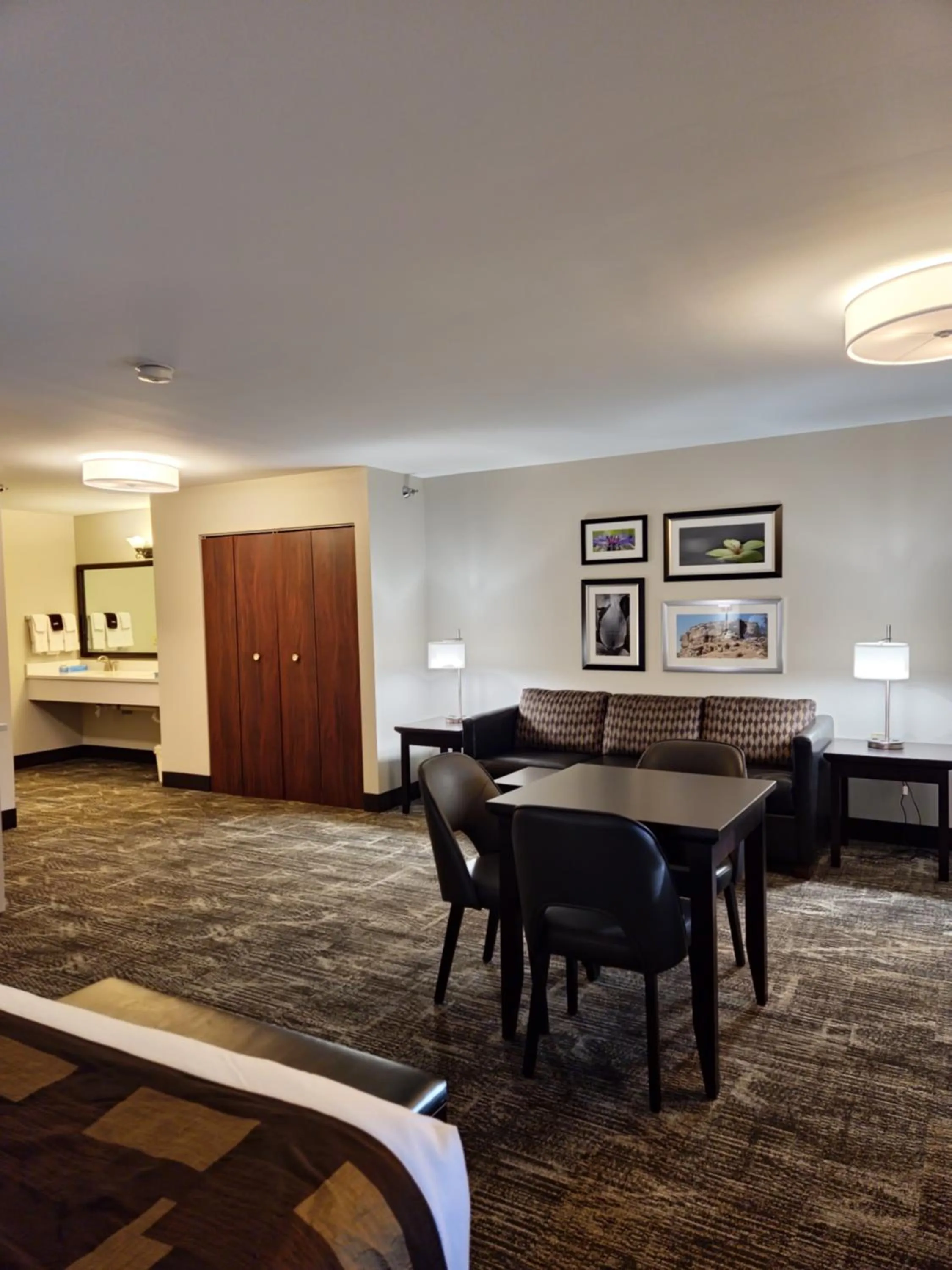 hair dresser in Kelly Inn Billings