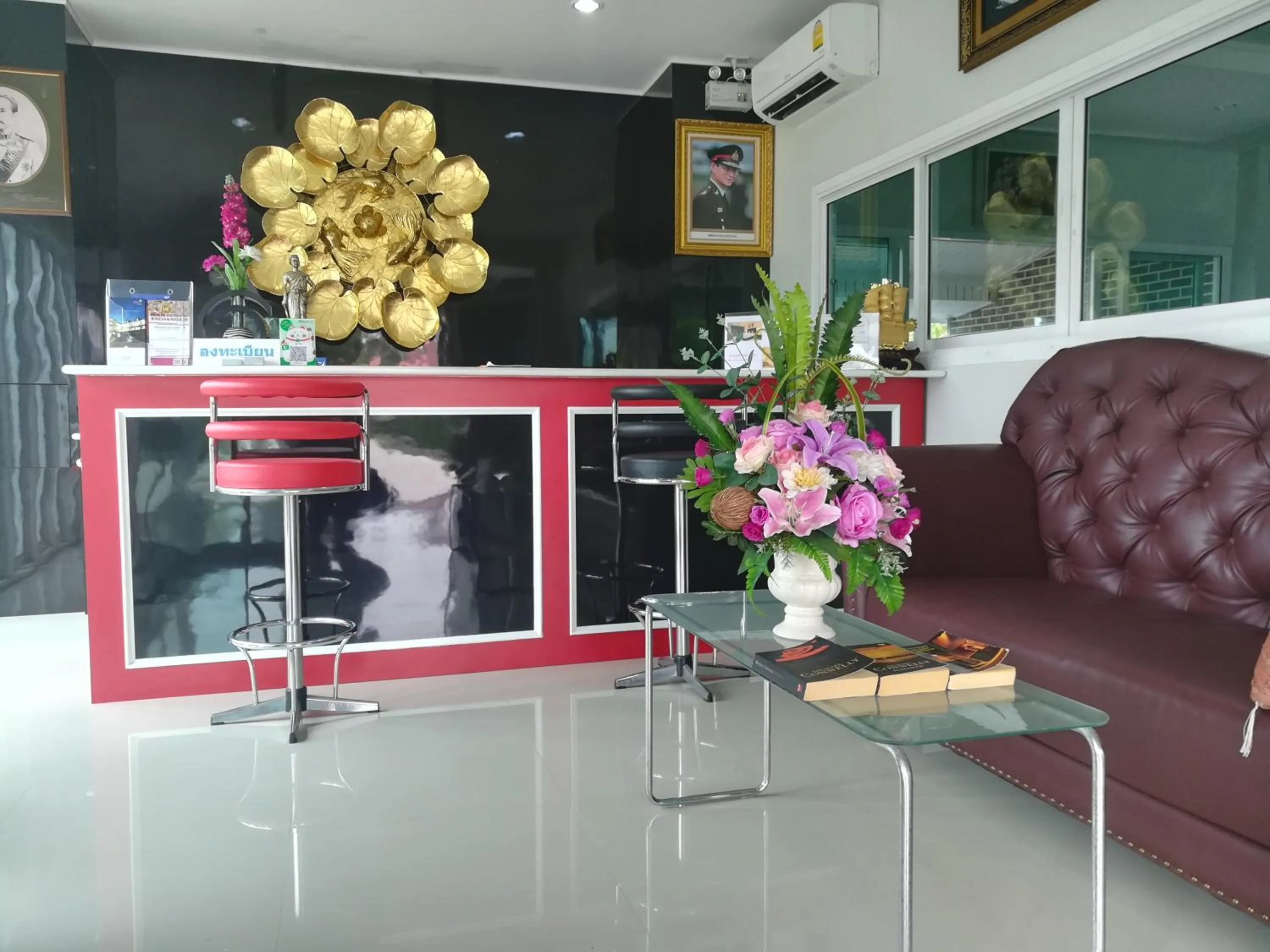 People in Sirin Boutique