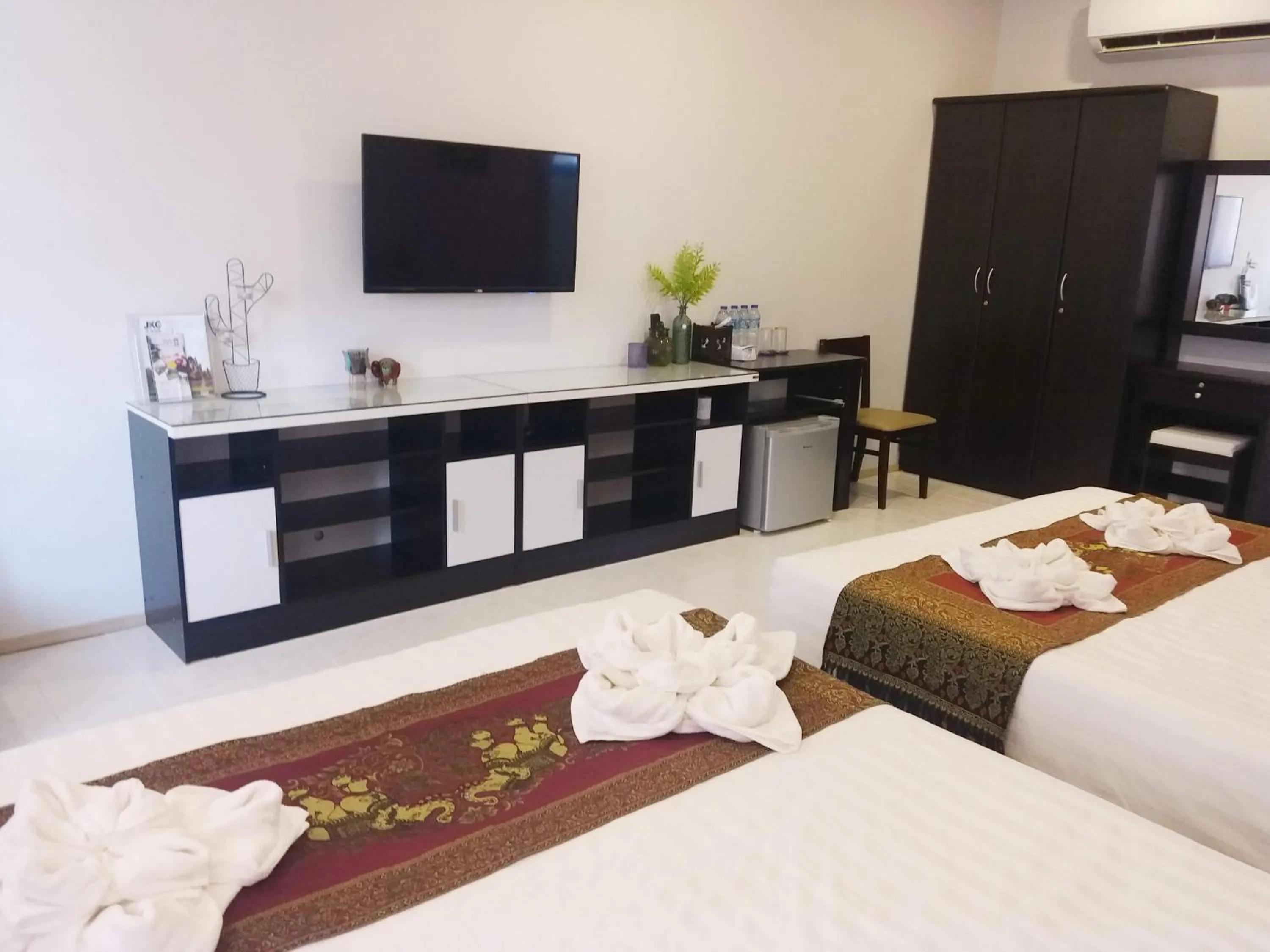 Bedroom, Bed in Rungnara pool villa