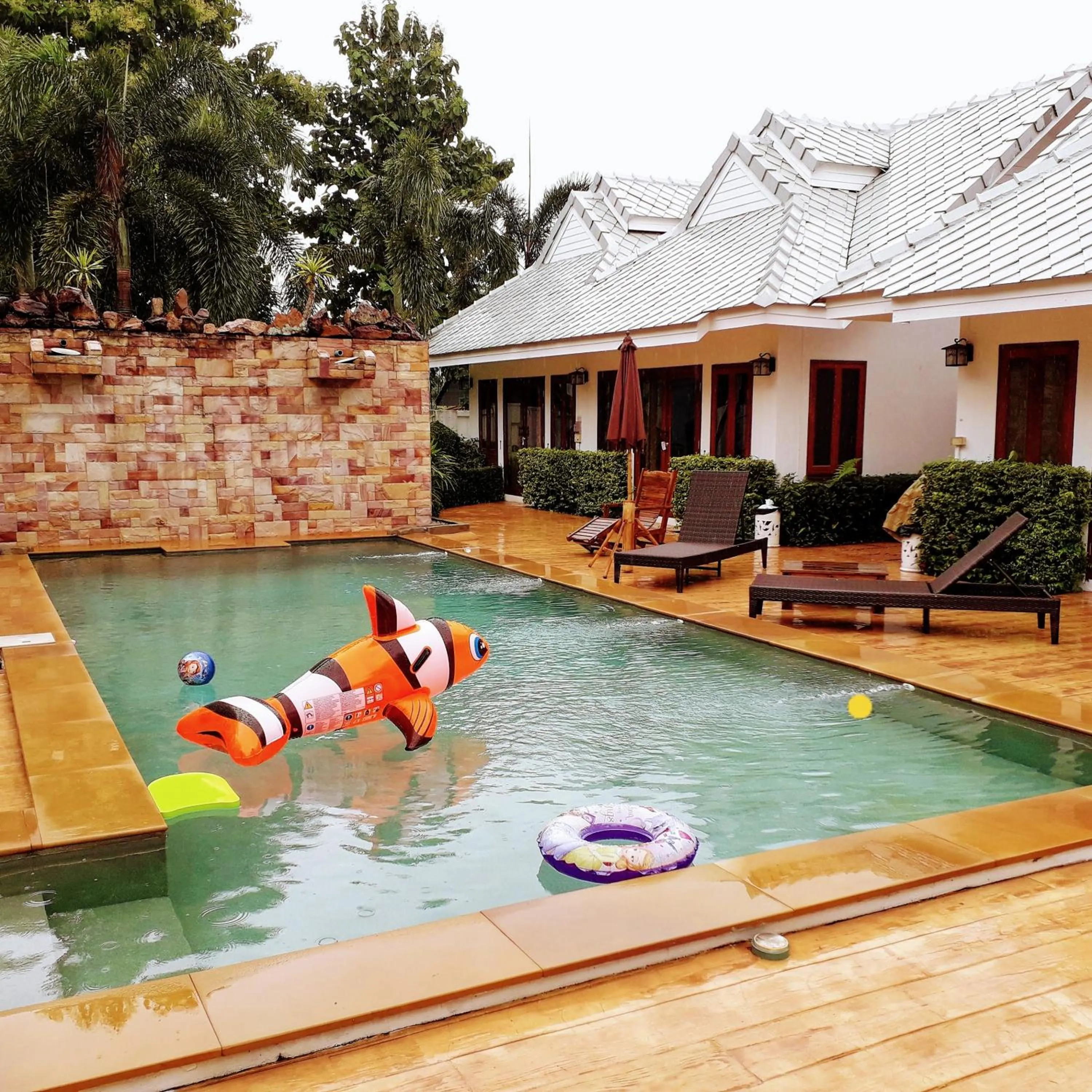 Swimming pool in Rungnara pool villa